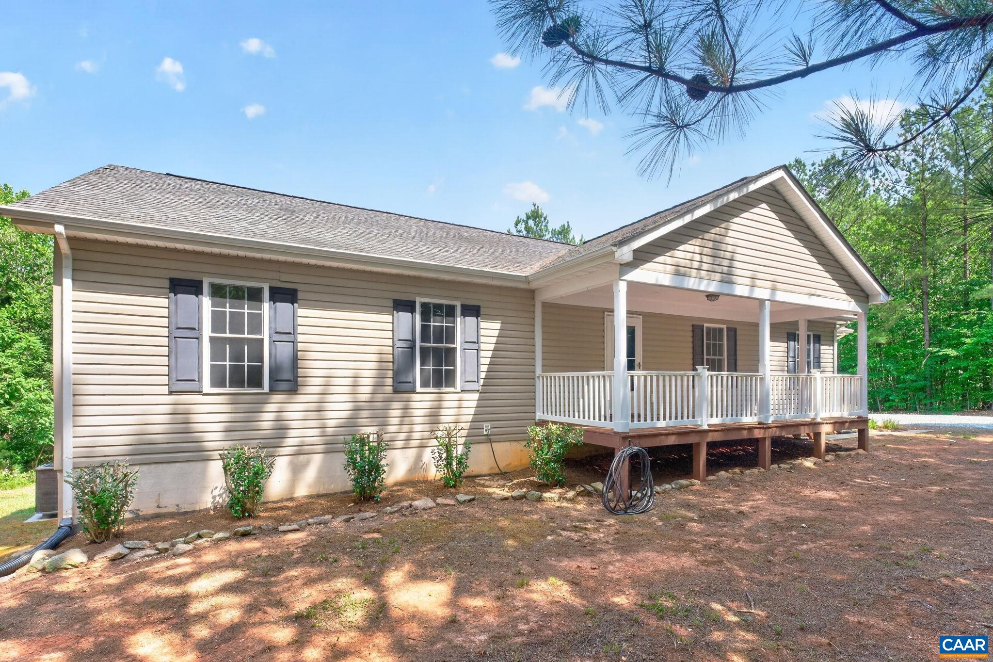 38 Butler Ln, Scottsville, VA 24590 — photo 3