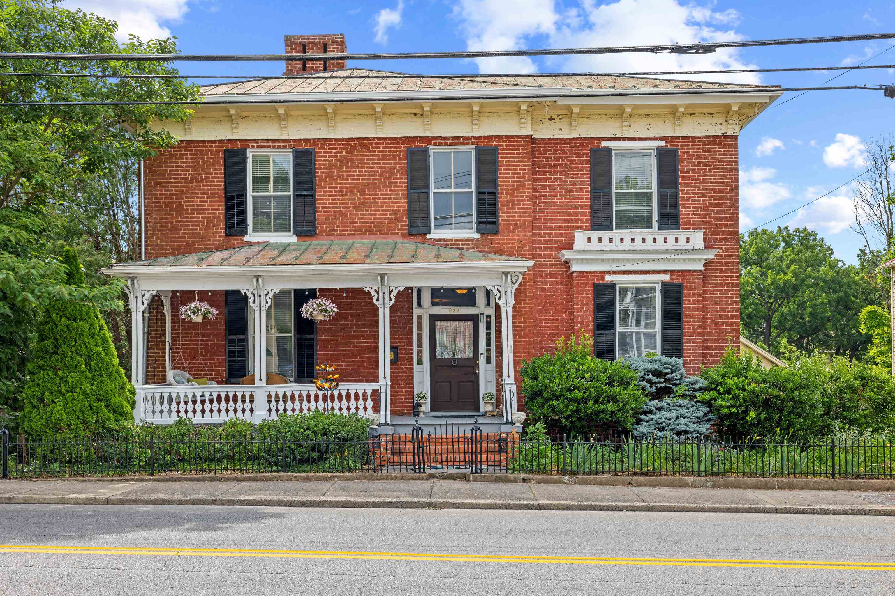 923 N Augusta St, Staunton, VA 24401