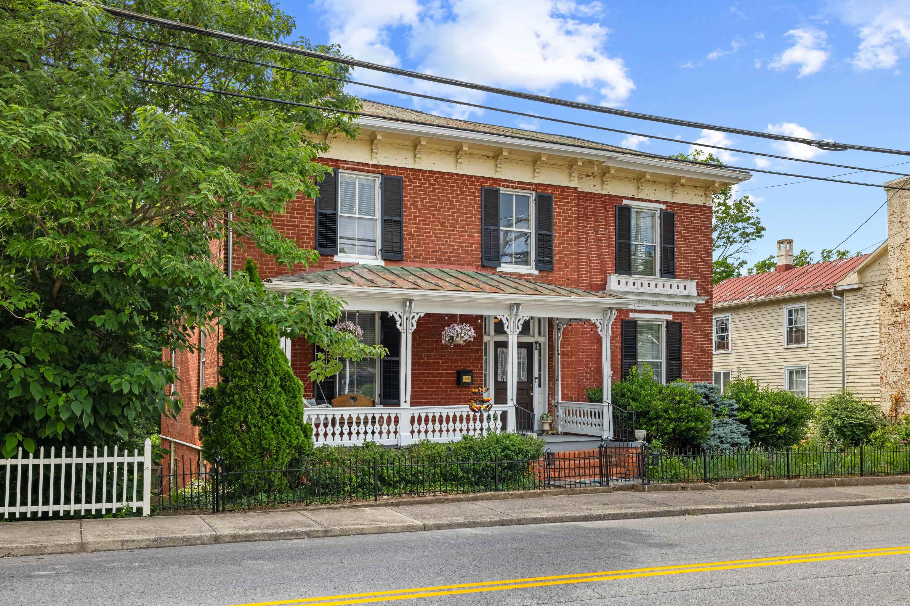 923 N Augusta St, Staunton, VA 24401 — photo 2