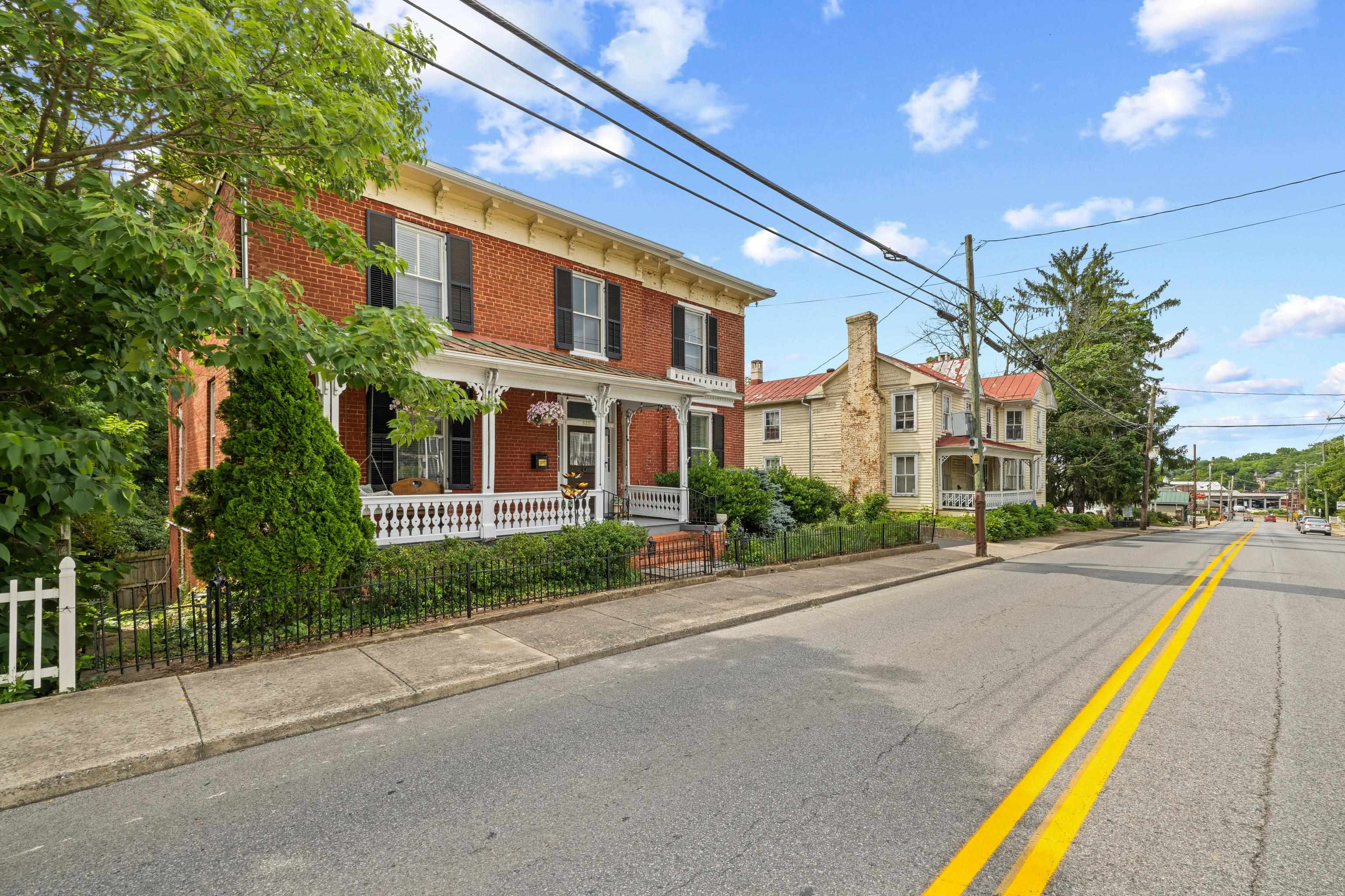 923 N Augusta St, Staunton, VA 24401 — photo 4