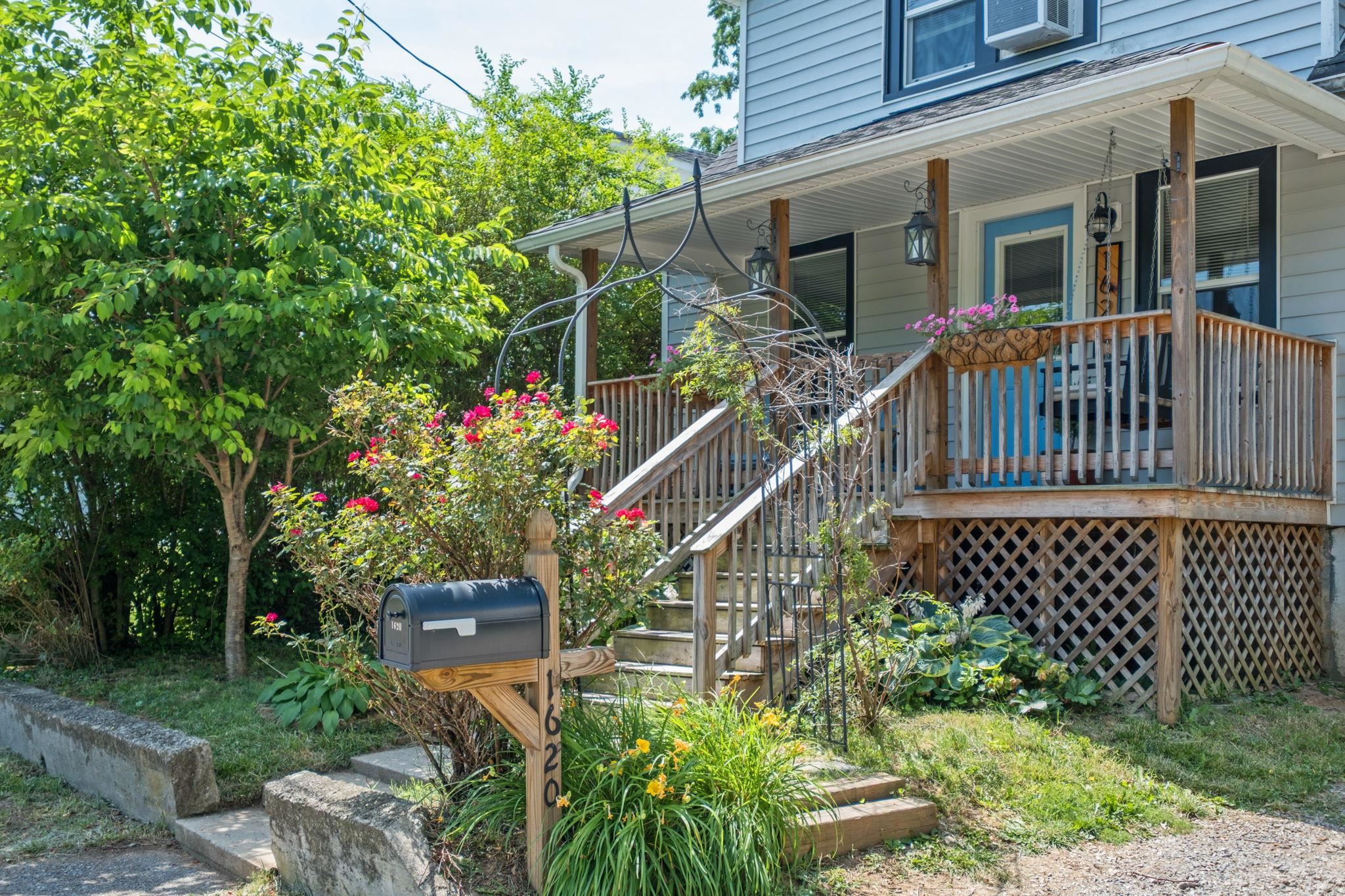 1620 Plunkett St, Staunton, VA 24401