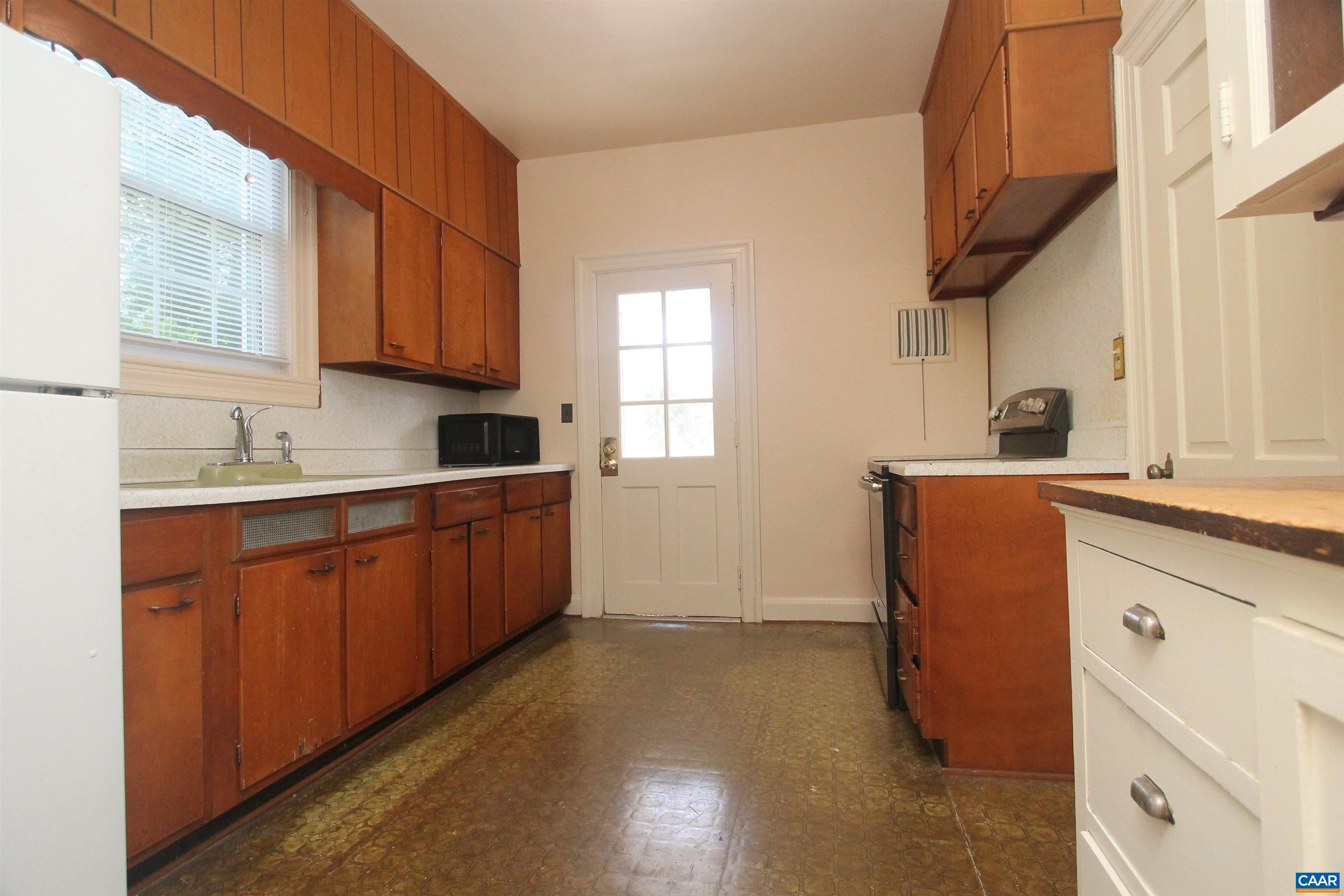 308 Montebello Cir, Charlottesville, VA 22903 - photo 7