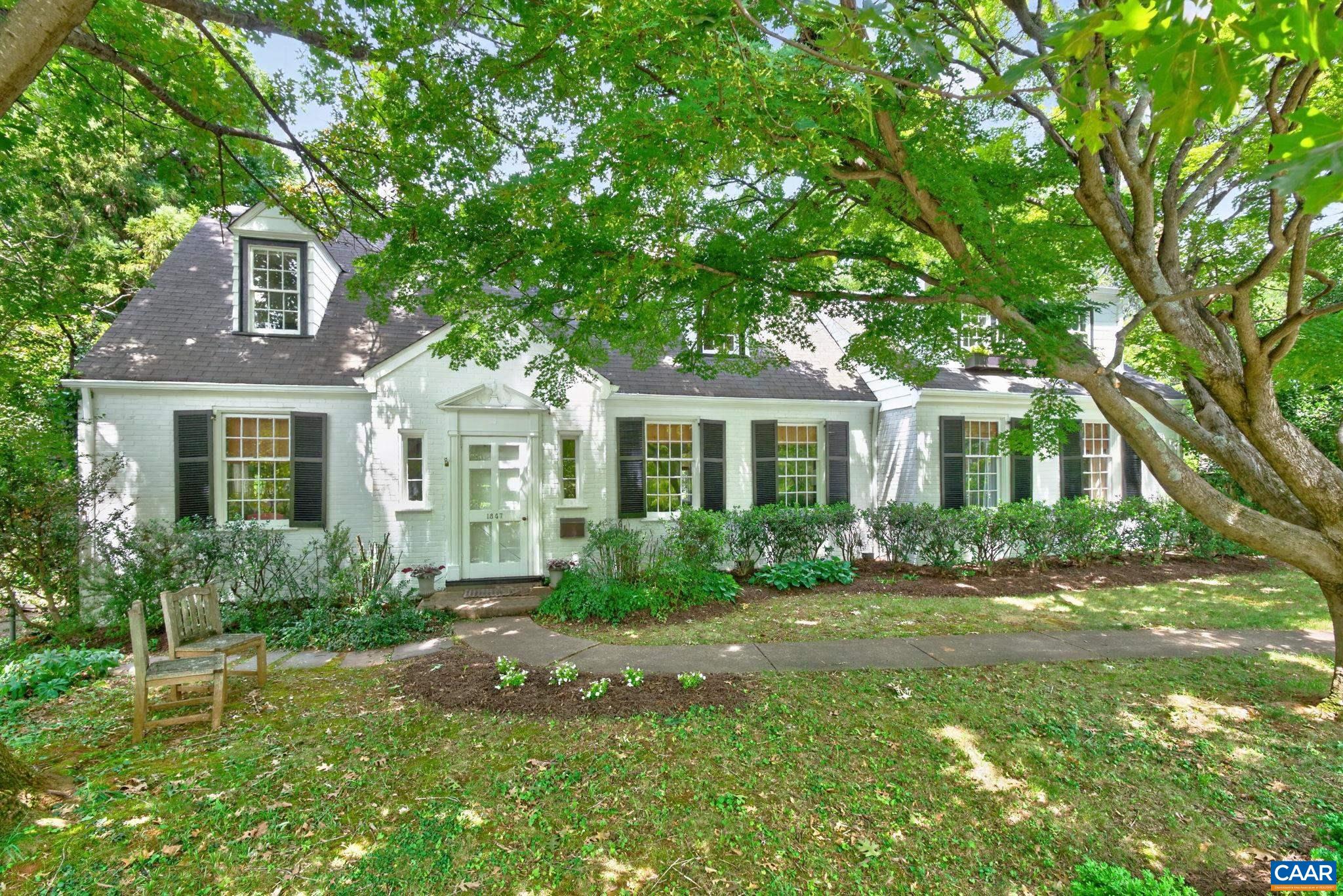1847 Edgewood Ln, Charlottesville, VA 22903 — photo 2