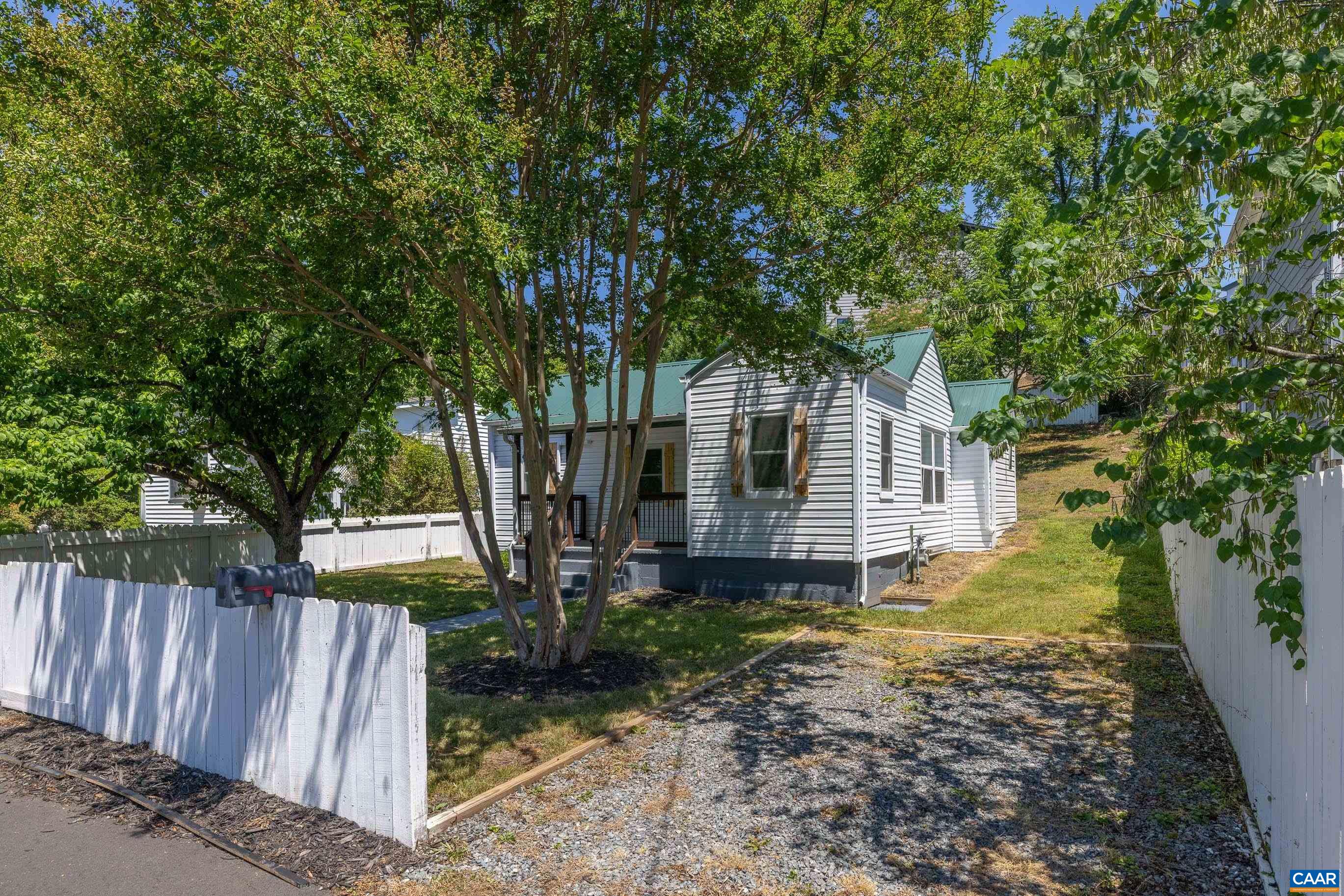 419 Quarry Rd, Charlottesville, VA 22902