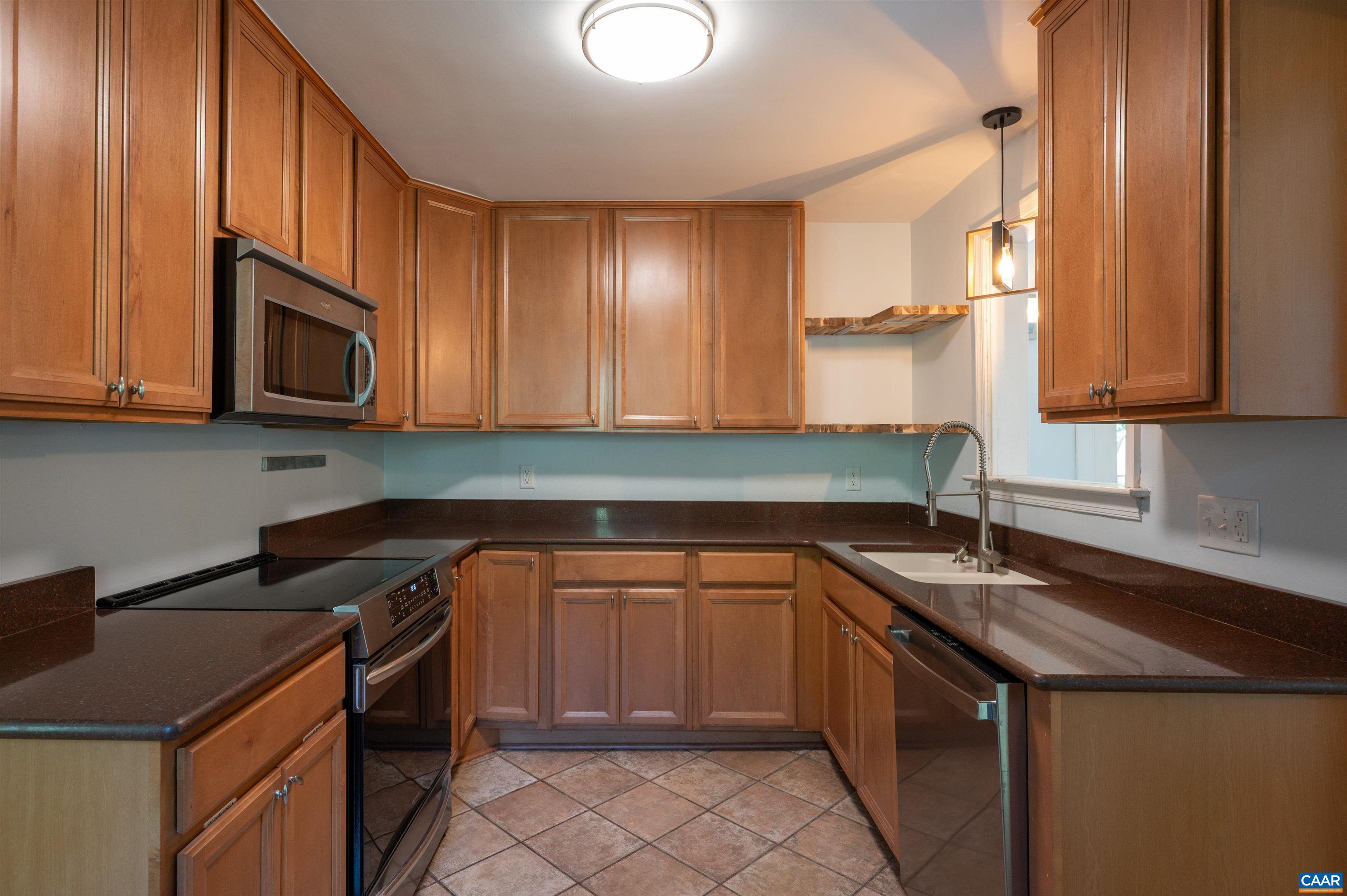 1614 Rose Hill Dr, Charlottesville, VA 22903 — photo 10