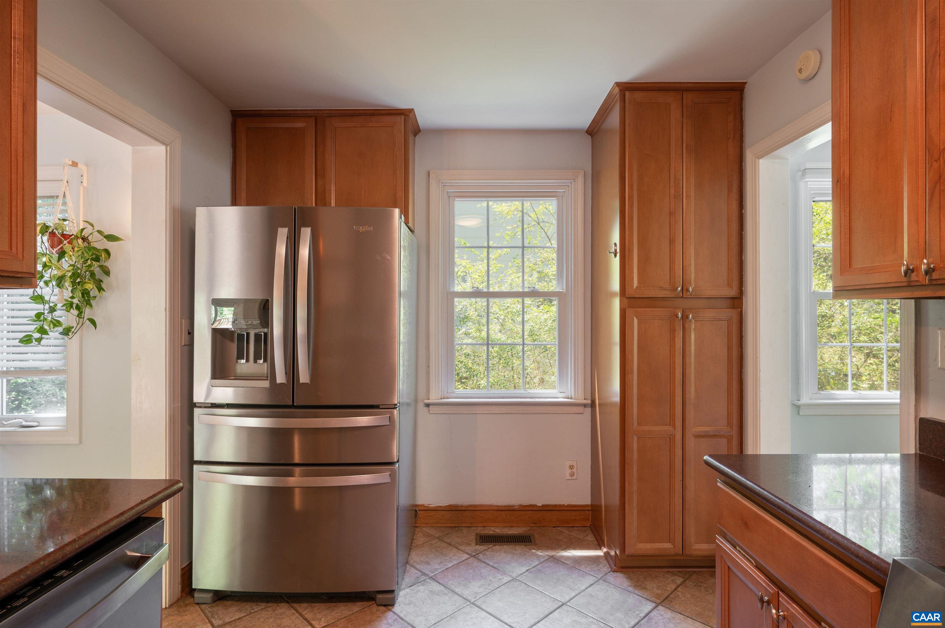 1614 Rose Hill Dr, Charlottesville, VA 22903 — photo 9