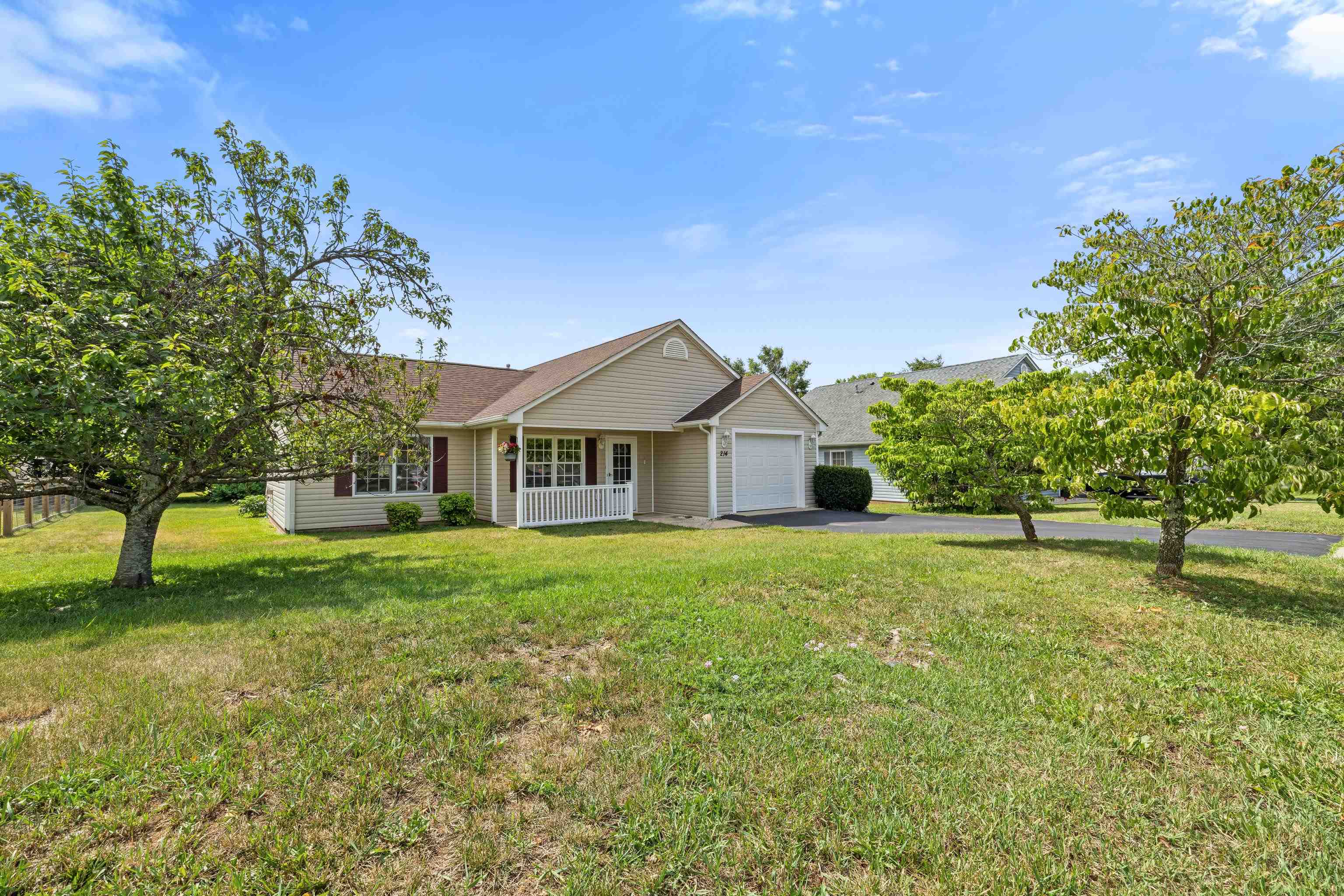 214 Adventure Trl, Waynesboro, VA 22980