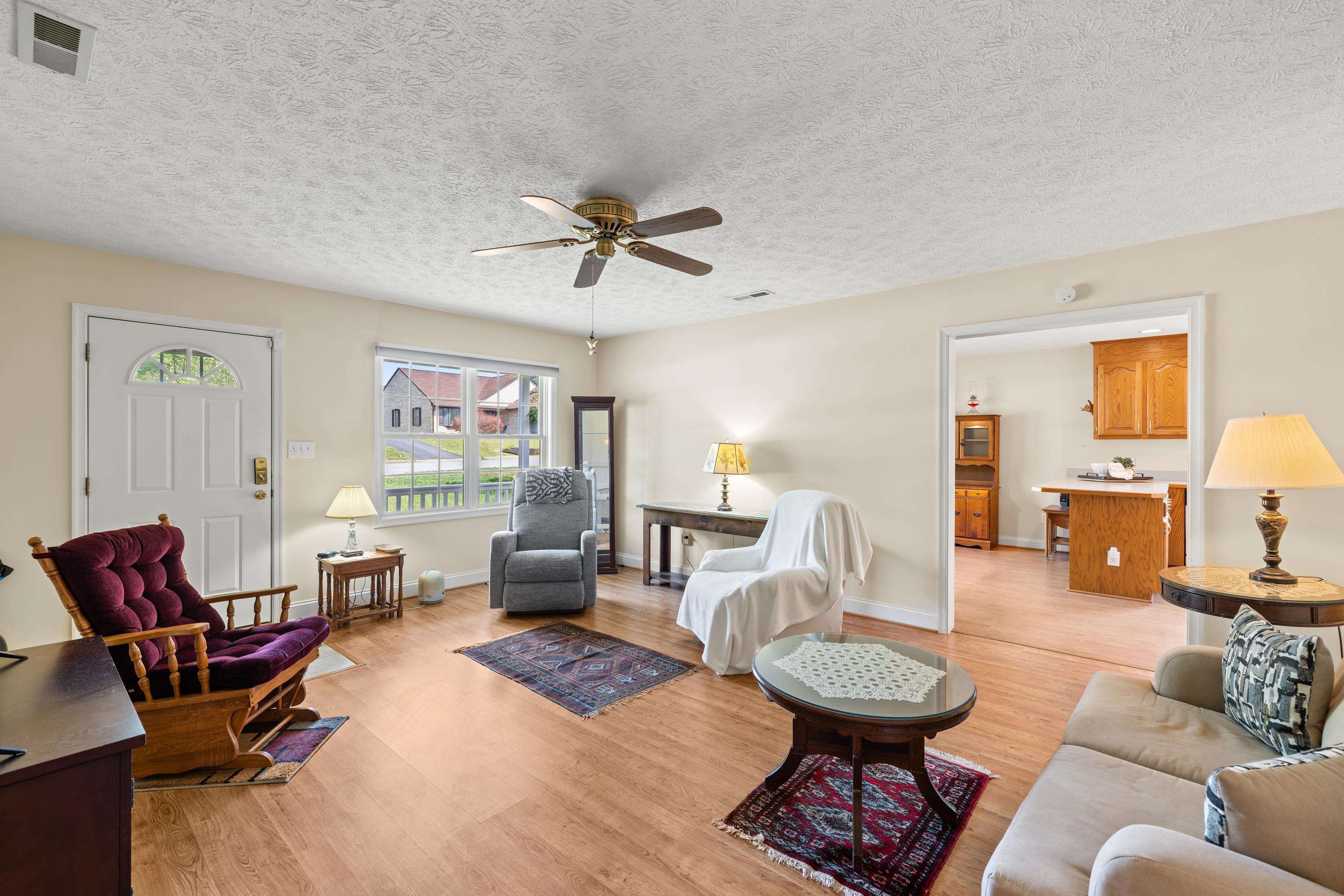214 Adventure Trl, Waynesboro, VA 22980 - photo 4