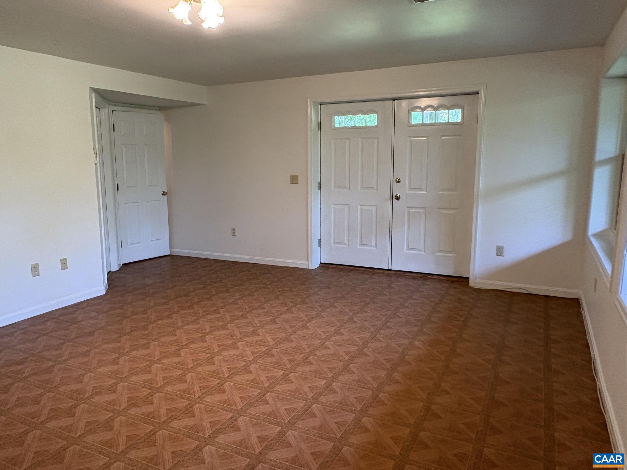 4893 Weakley Hollow Rd, Syria, VA 22743 — photo 8