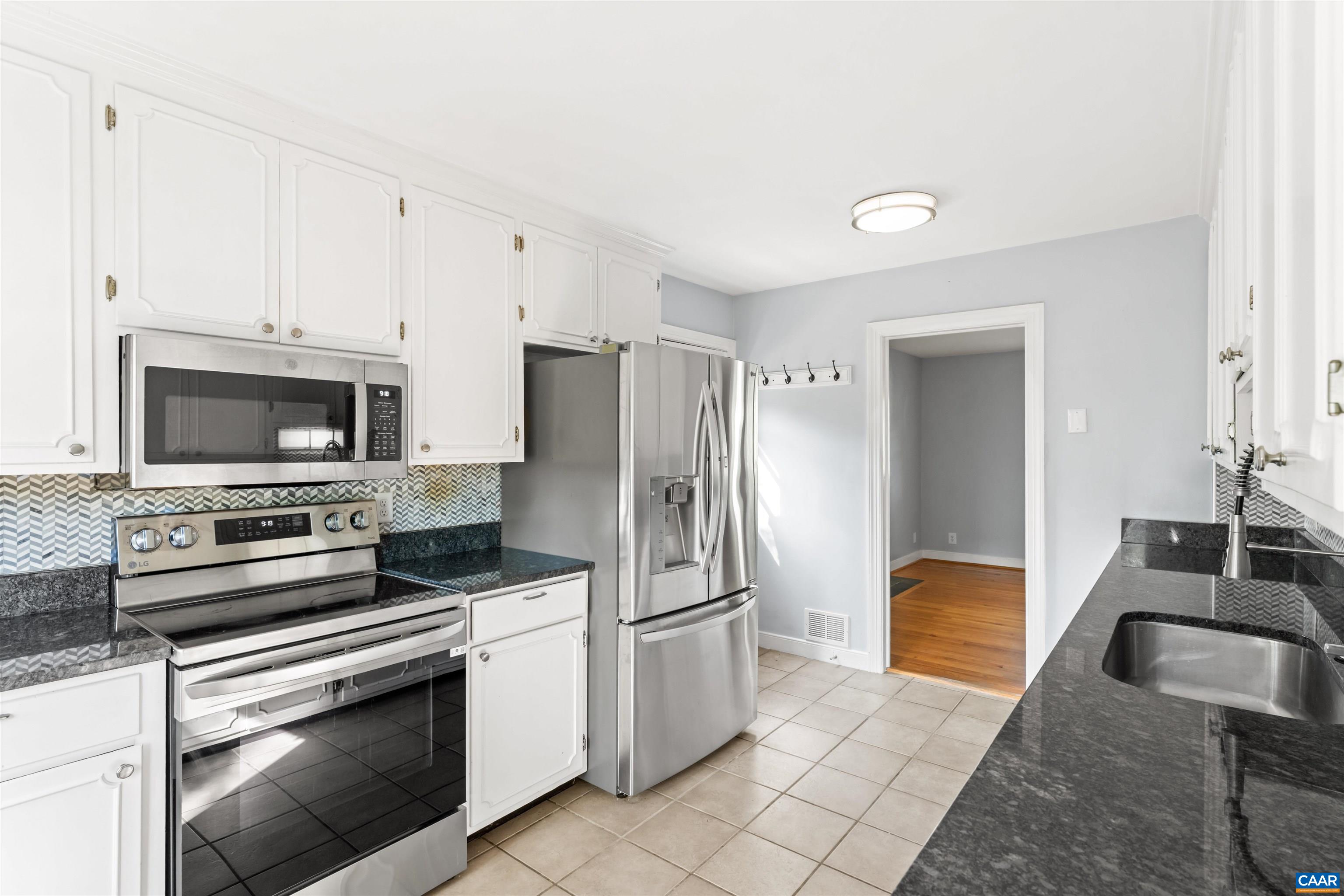 8005 Washington Ct, Charlottesville, VA 22911 — photo 10