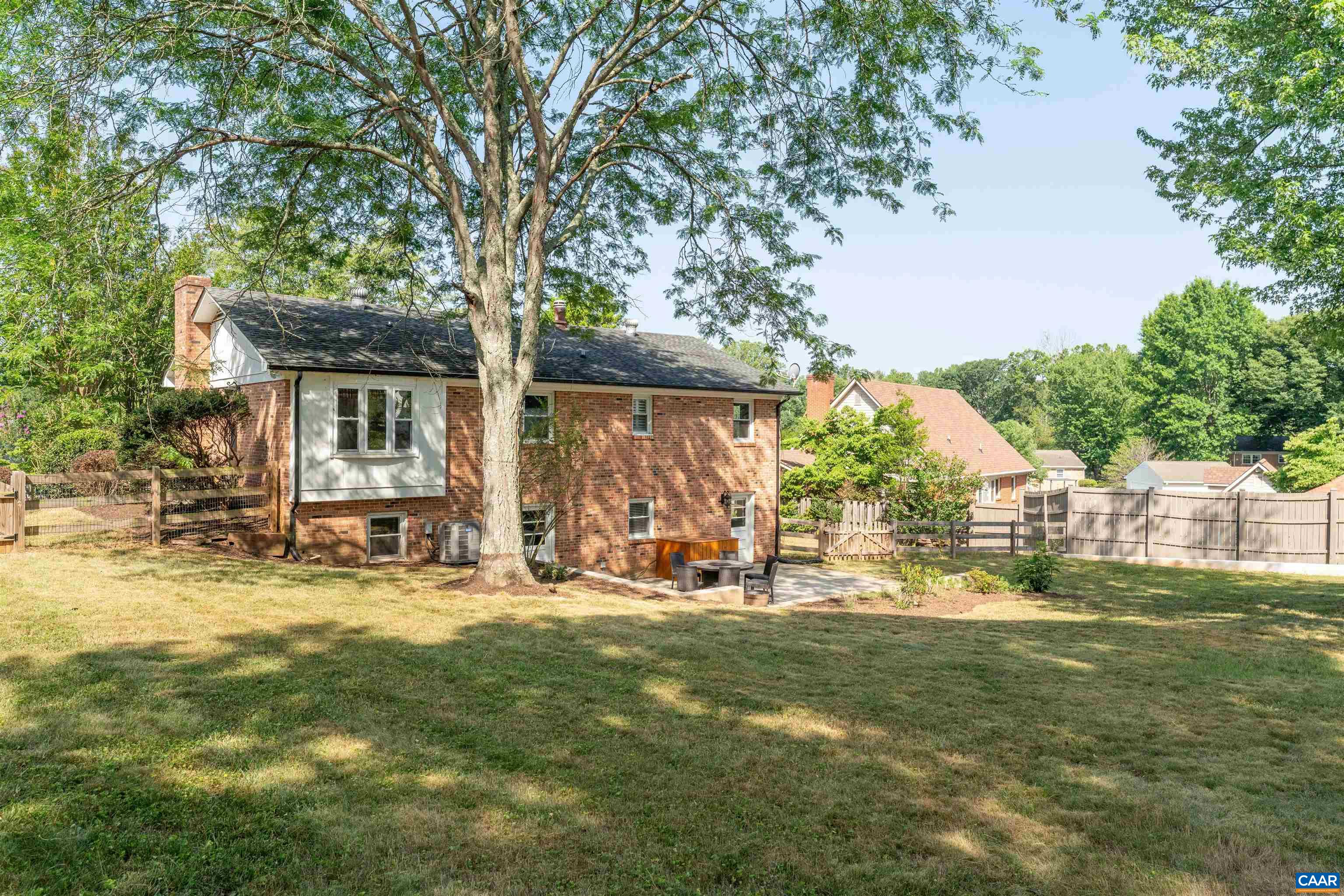 8005 Washington Ct, Charlottesville, VA 22911 — photo 2