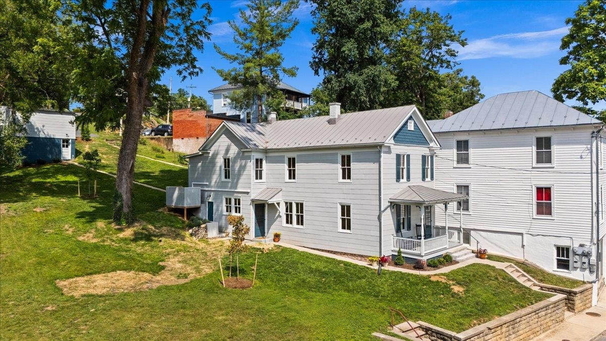 939 W Beverley St, Staunton, VA 24401 — photo 3
