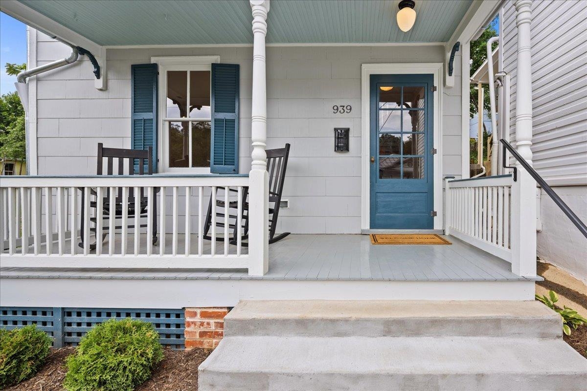939 W Beverley St, Staunton, VA 24401 — photo 5