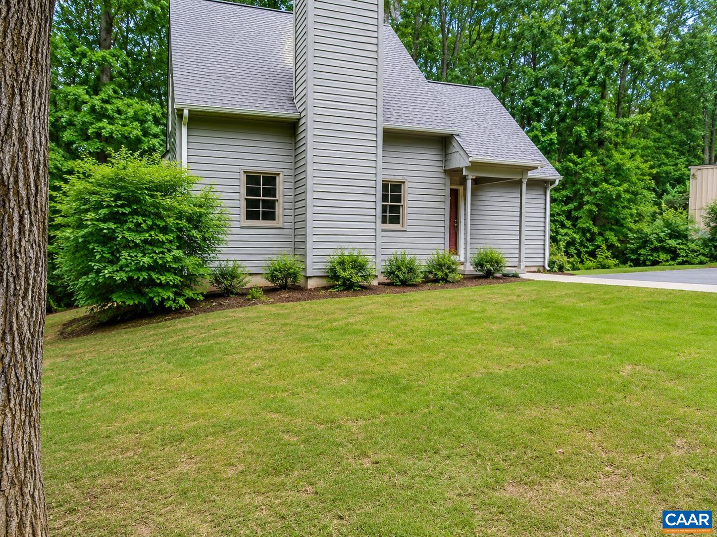 1471 Gray Stone Ct, Charlottesville, VA 22902 — photo 2