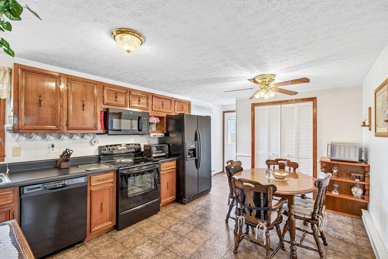 2627 Minie Ball Ln, Keezletown, VA 22832 — photo 10
