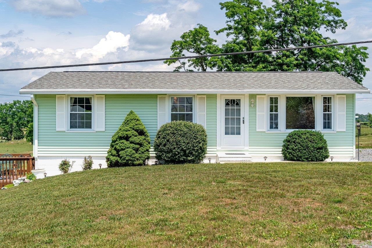 2627 Minie Ball Ln, Keezletown, VA 22832 — photo 2