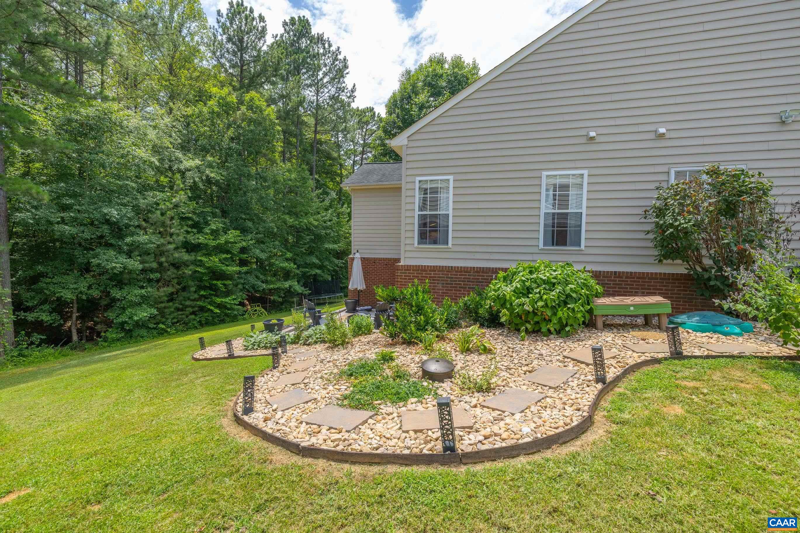 137 Whispering Woods Pl, Zion Crossroads, VA 22942 — photo 6