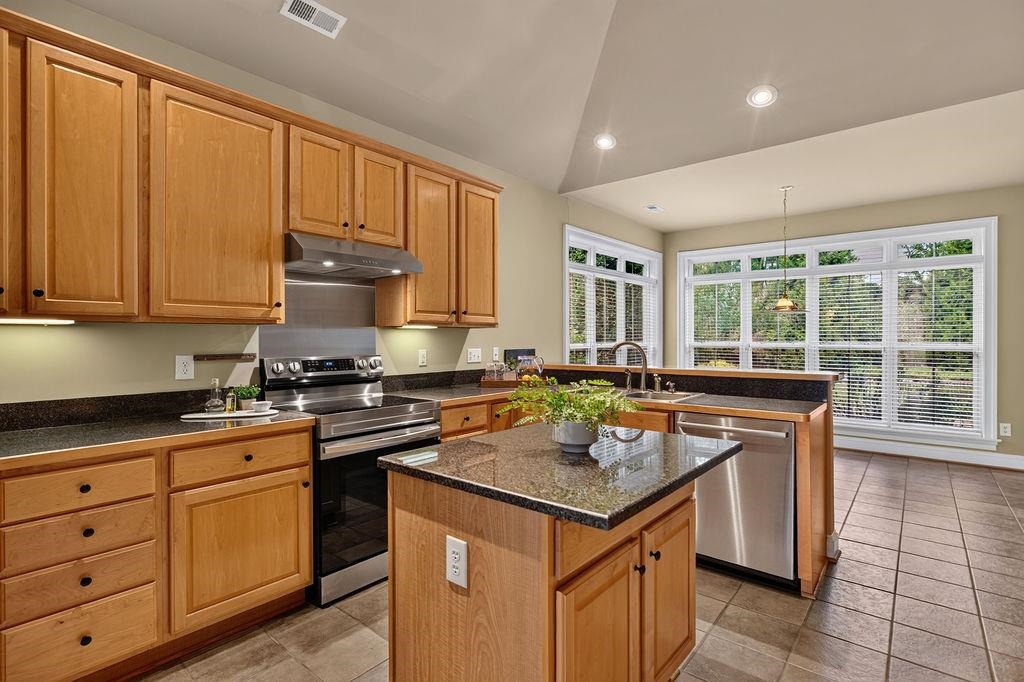 1317 Stonegate Ct, Crozet, VA 22932 — photo 2