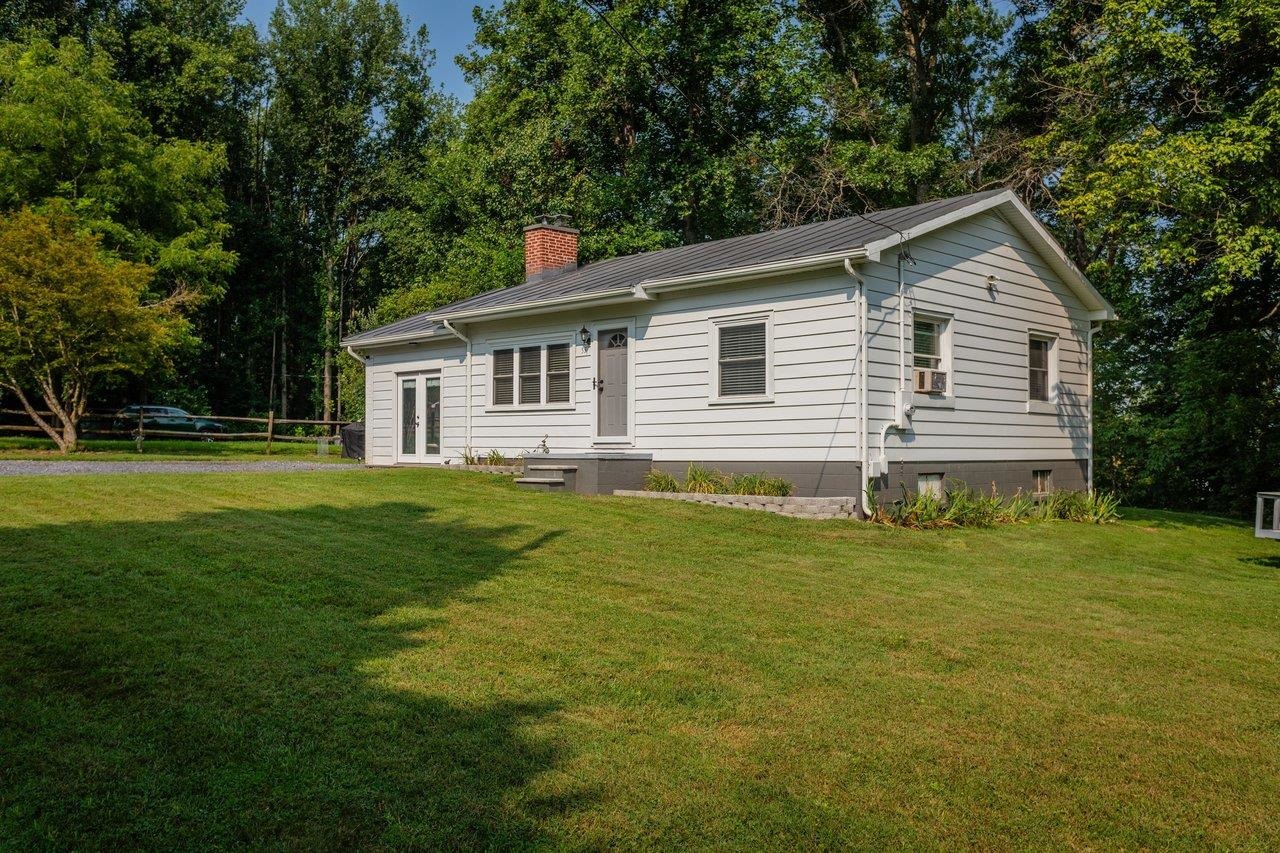 55 Lake Dr, Edinburg, VA 22824 — photo 3