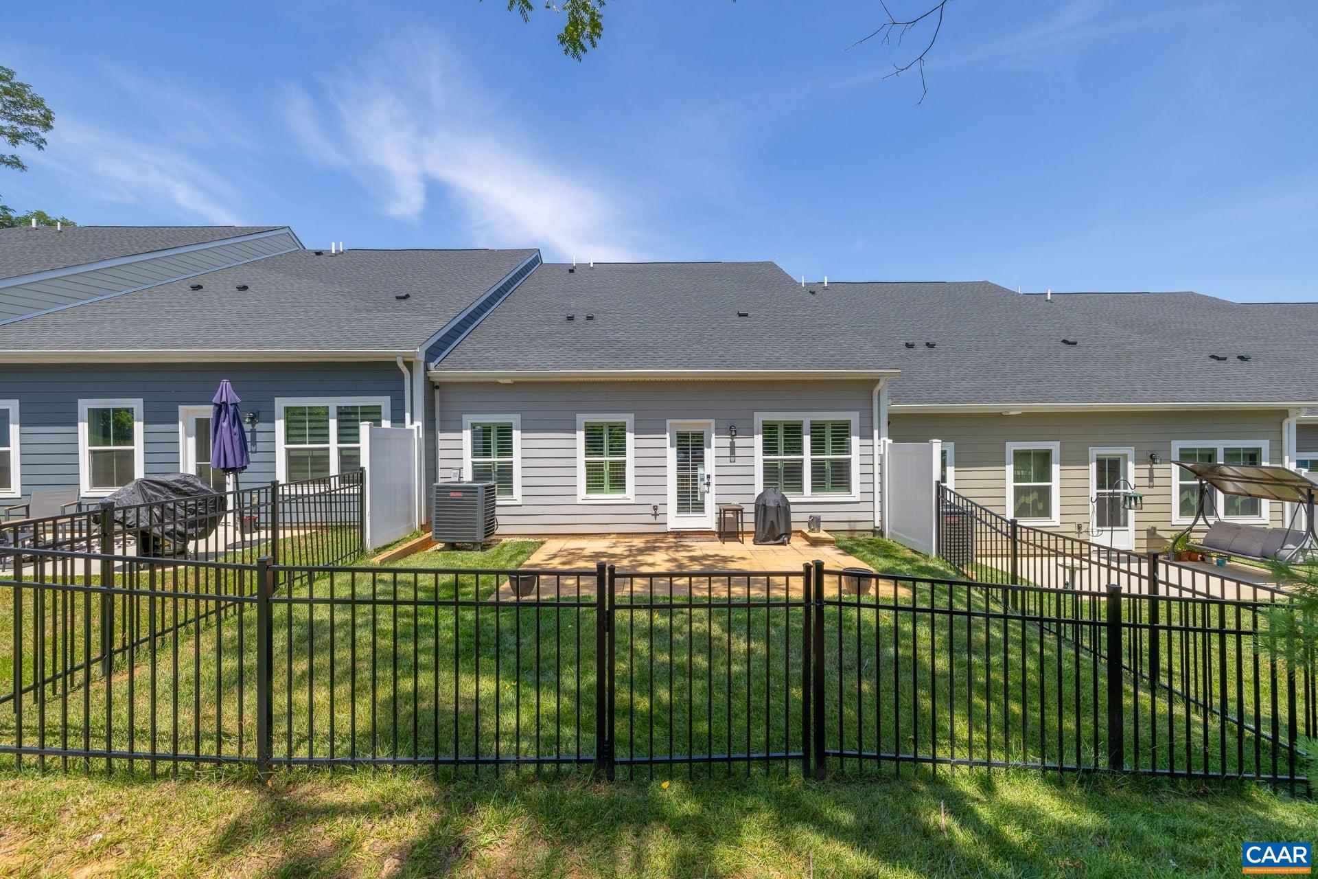 909 Marsac St, Charlottesville, VA 22901 - photo 2