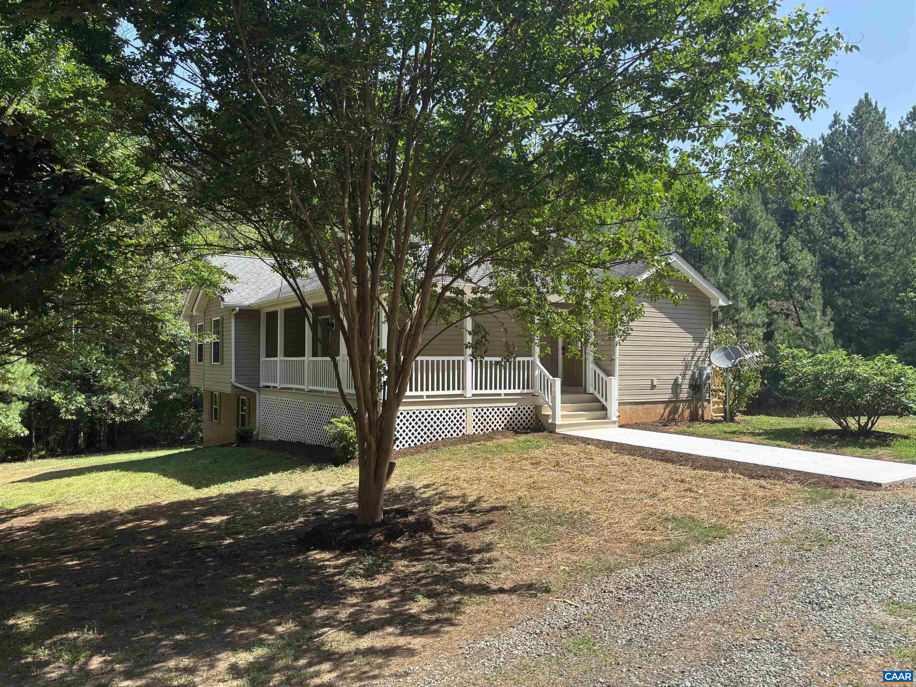136 Beaver Pl, Scottsville, VA 24590