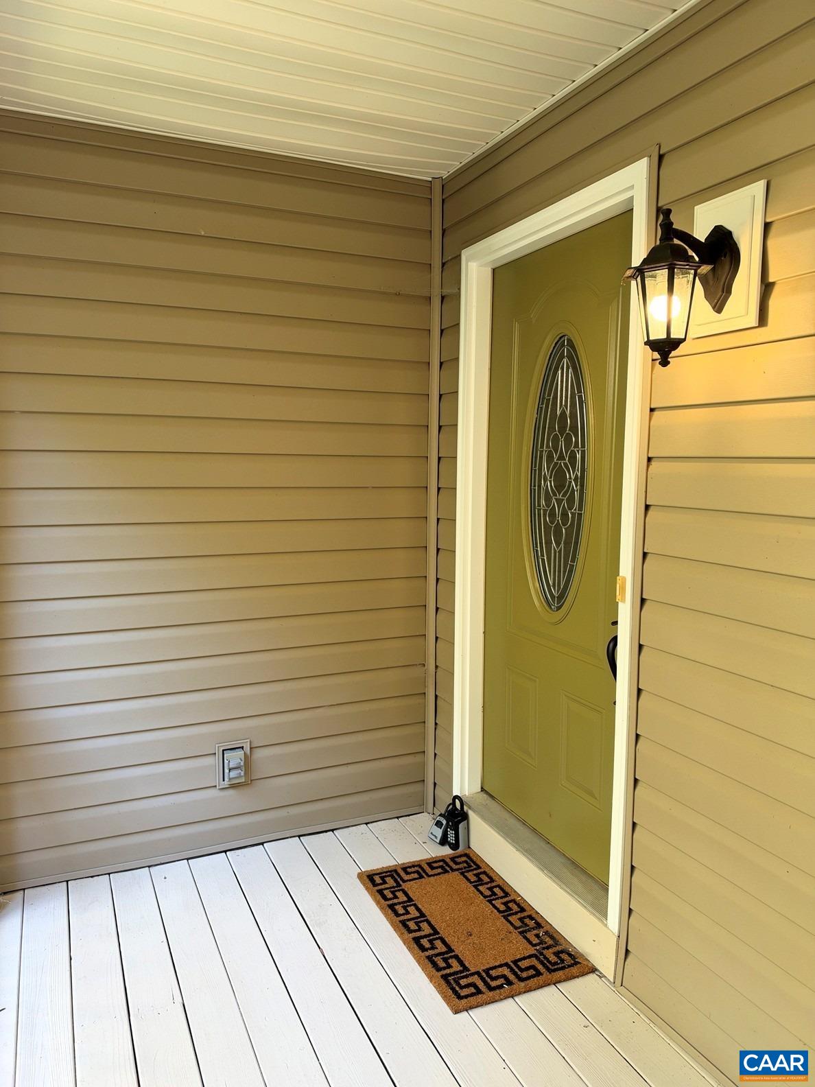 136 Beaver Pl, Scottsville, VA 24590 - photo 2
