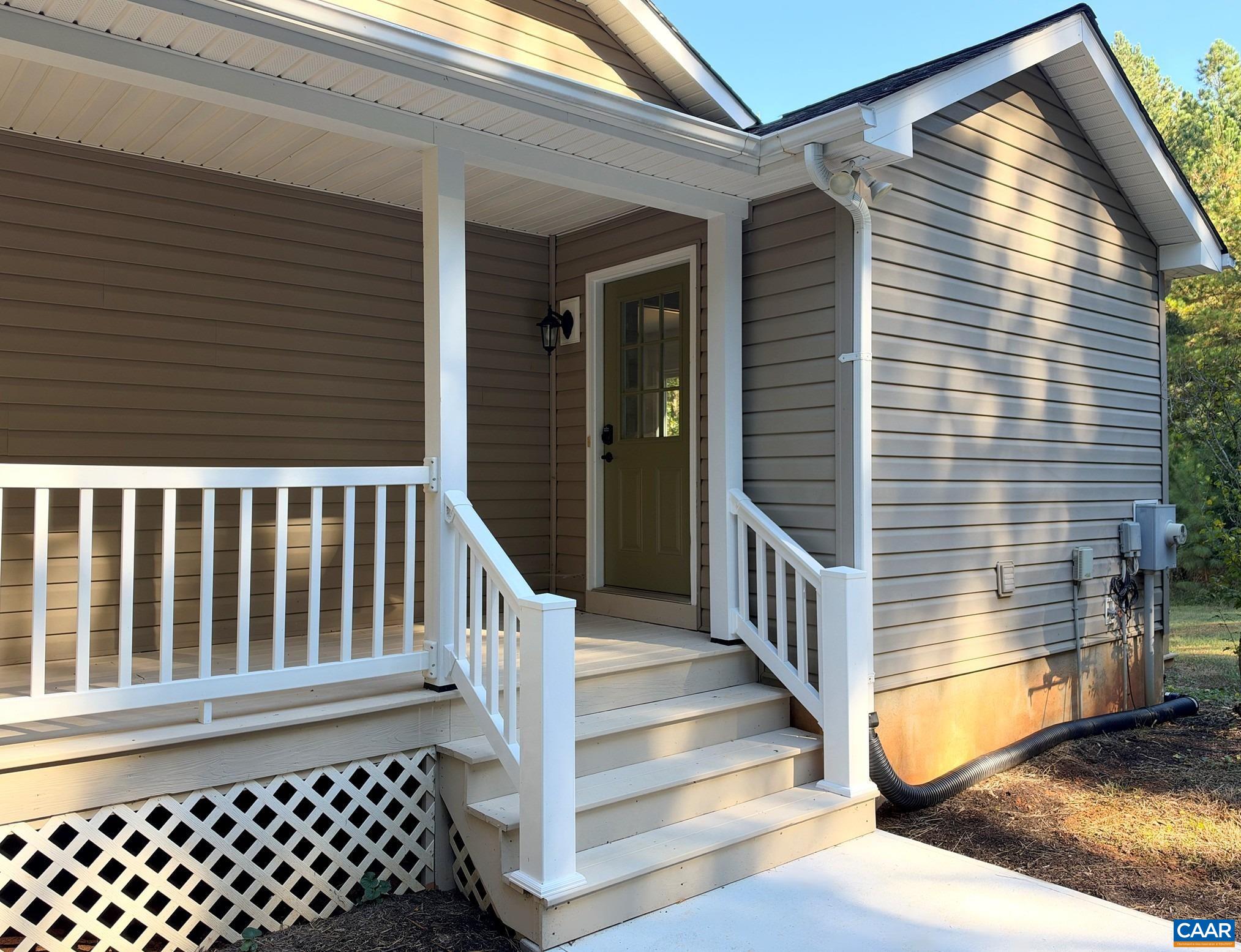 136 Beaver Pl, Scottsville, VA 24590 - photo 4