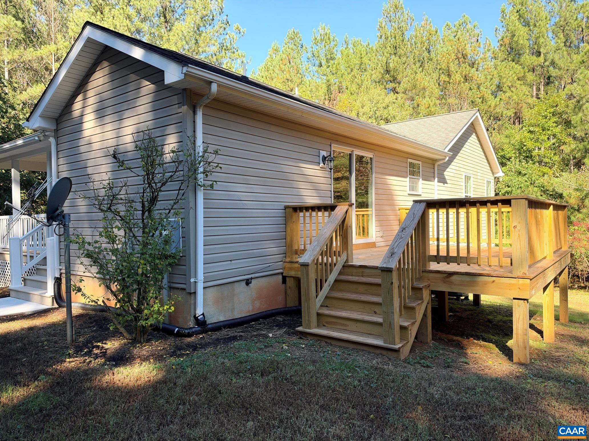 136 Beaver Pl, Scottsville, VA 24590 - photo 7