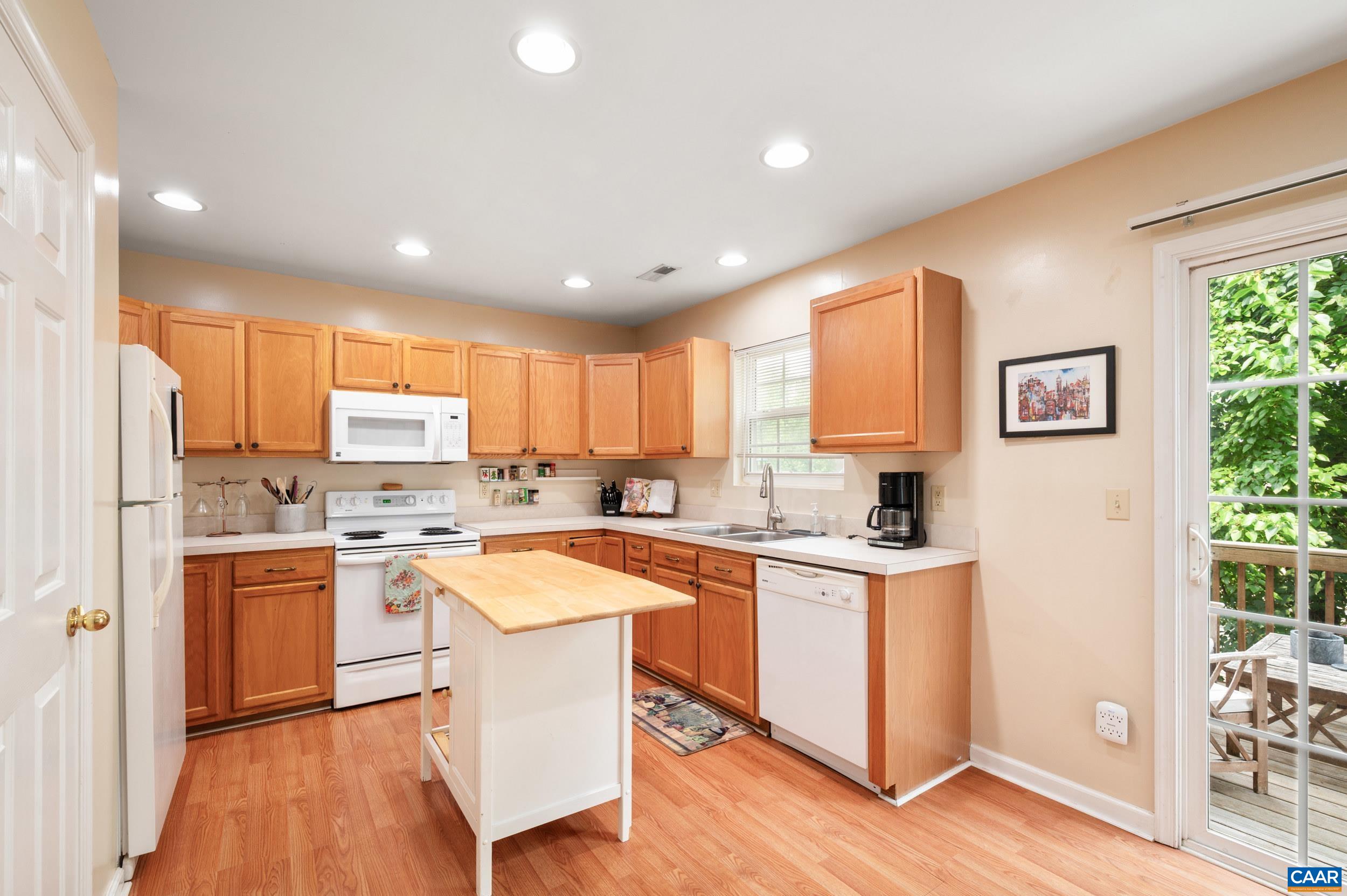 103 Hartford Ct, Charlottesville, VA 22902 — photo 10