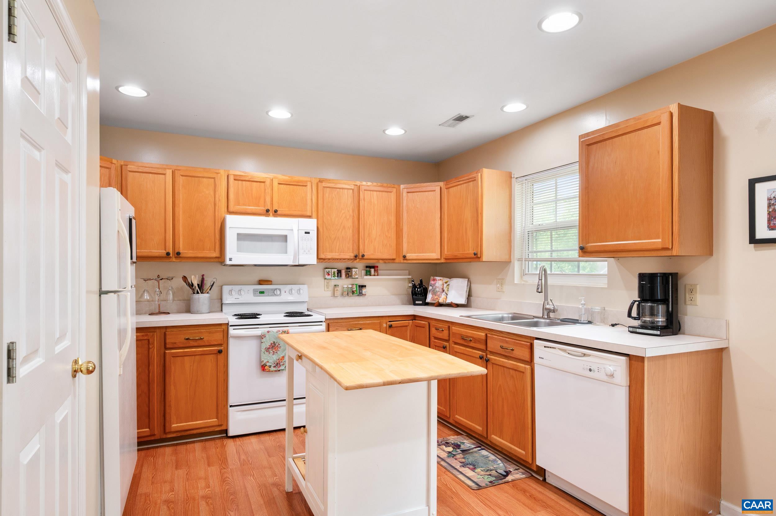 103 Hartford Ct, Charlottesville, VA 22902 — photo 9