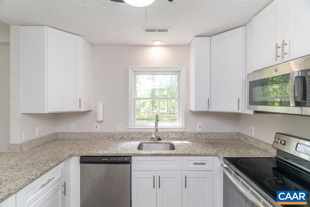 29 Monish Dr, Palmyra, VA 22963 — photo 10