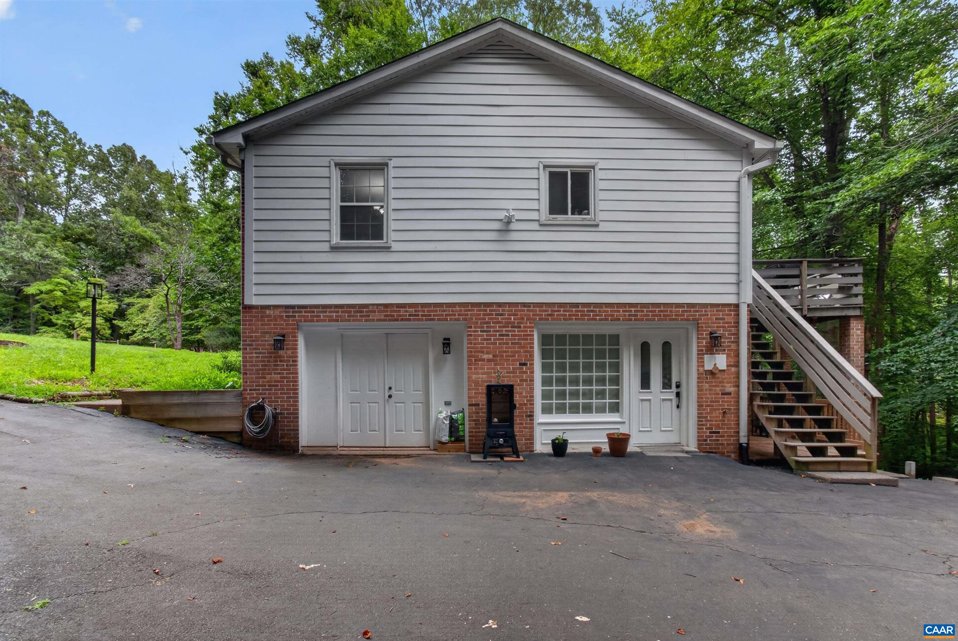 310 Crestfield Ct, Charlottesville, VA 22911 — photo 3