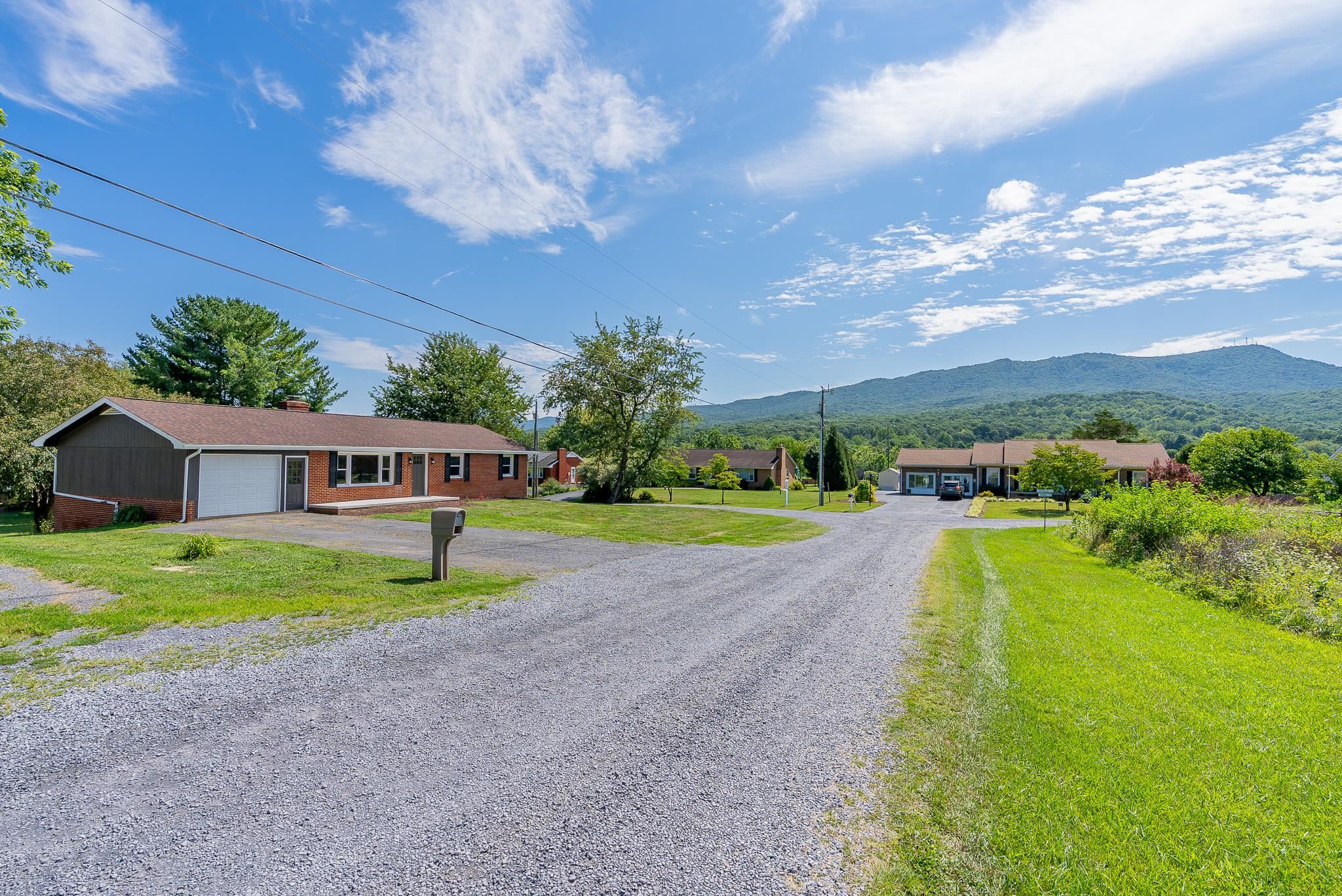 4647 Stella St, Penn Laird, VA 22846 — photo 4