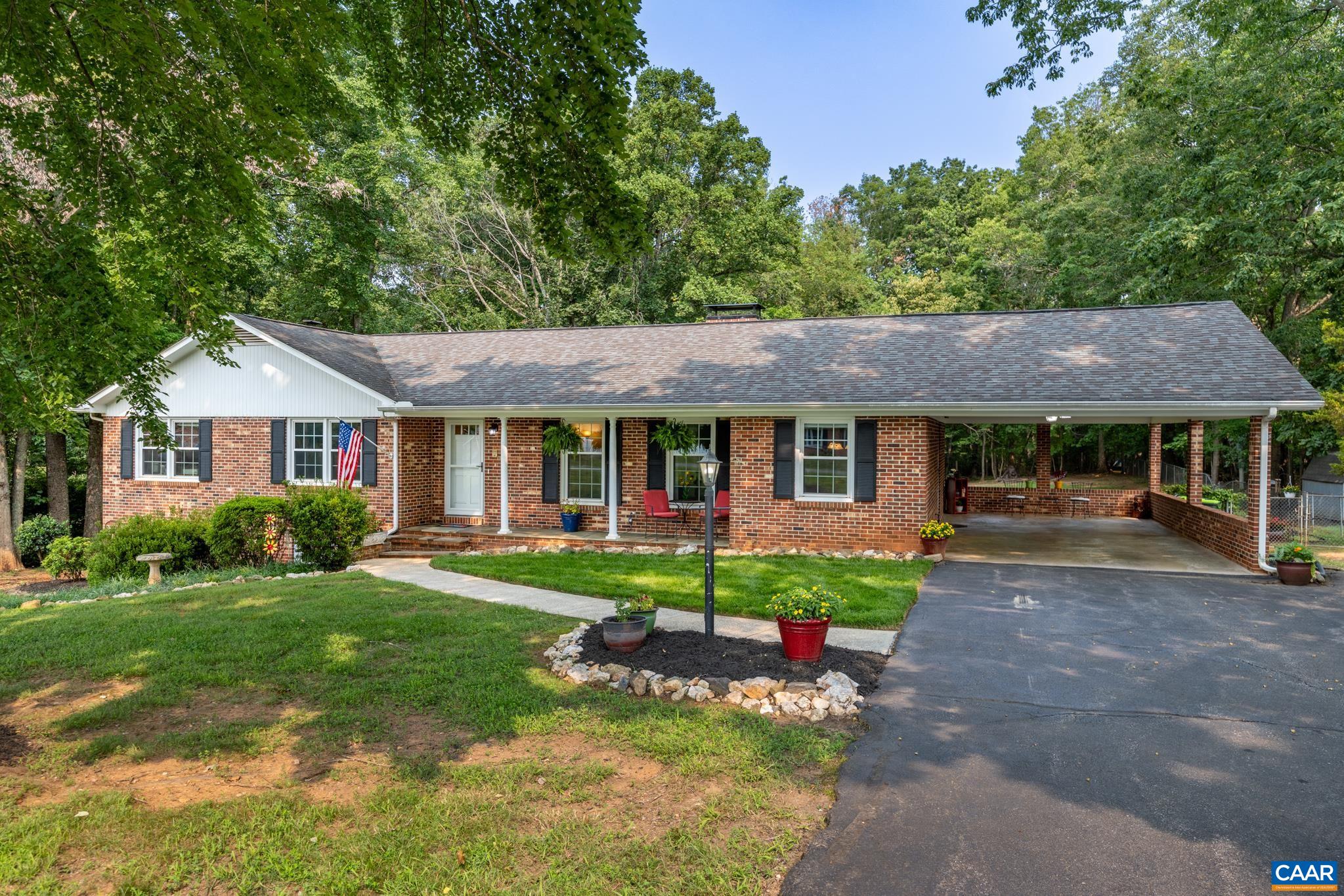 386 Fairlane Dr, Stanardsville, VA 22973