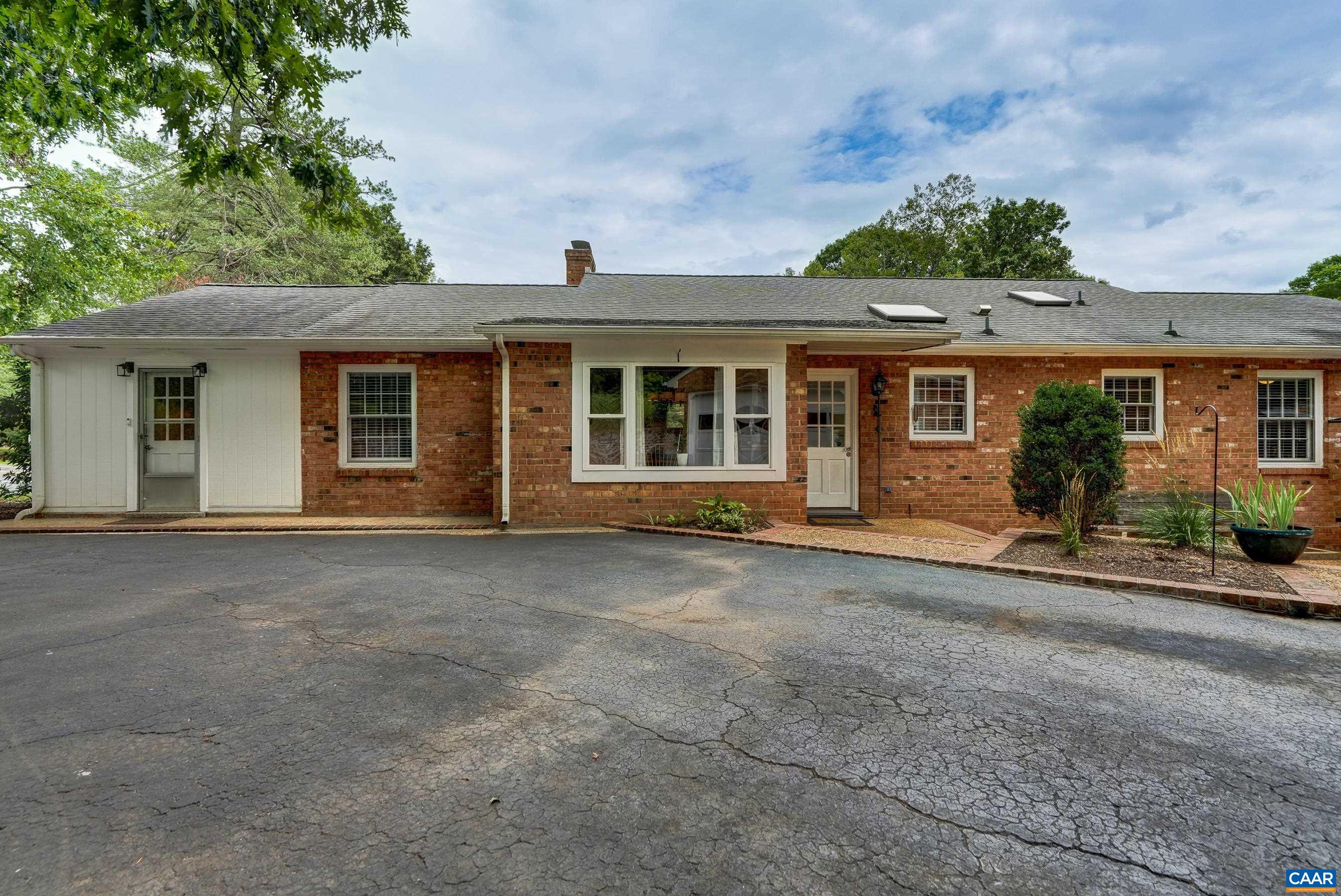 403 Carrsbrook Dr, Charlottesville, VA 22901 — photo 4