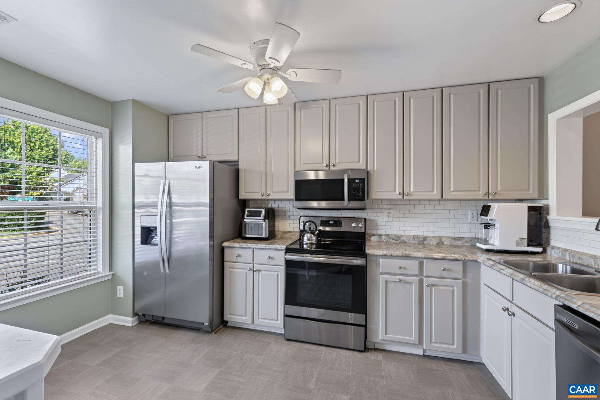 1402 Allister Grn, Charlottesville, VA 22901 — photo 5