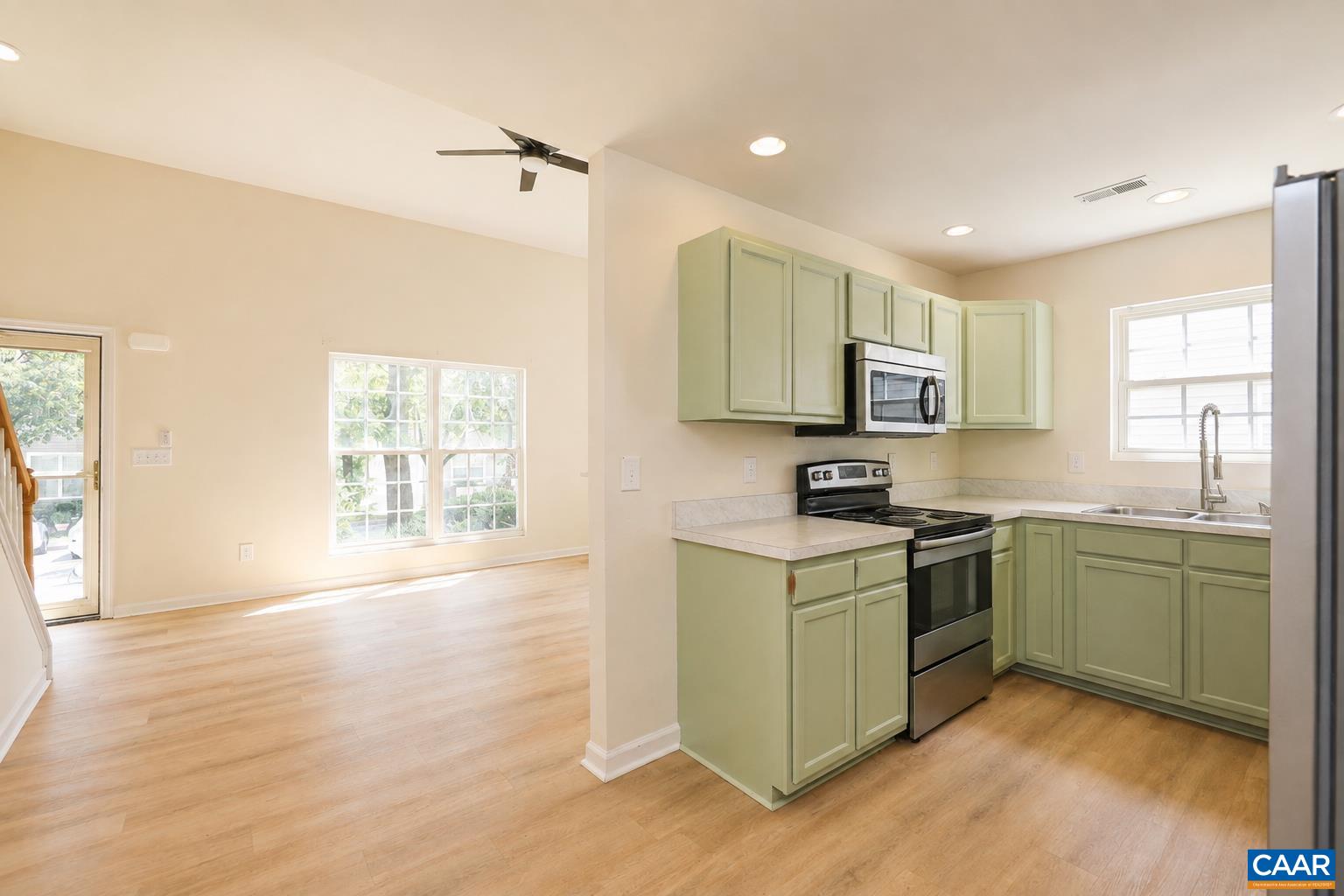 117 Waterbury Ct, Charlottesville, VA 22902 — photo 3