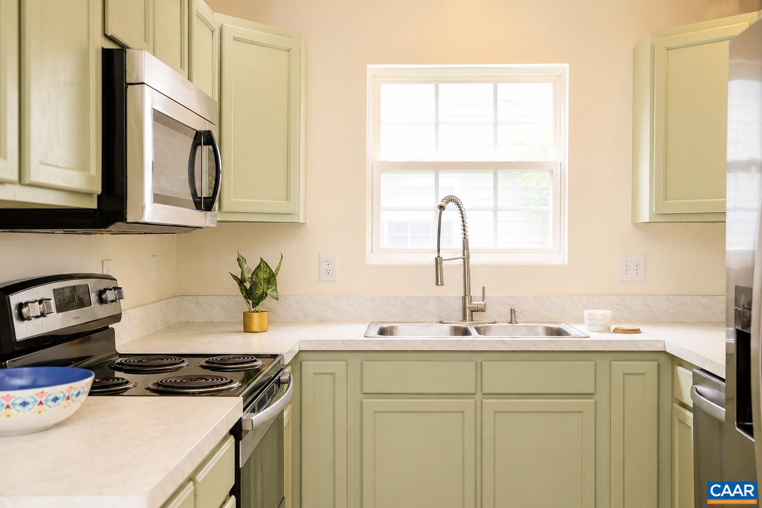 117 Waterbury Ct, Charlottesville, VA 22902 — photo 6