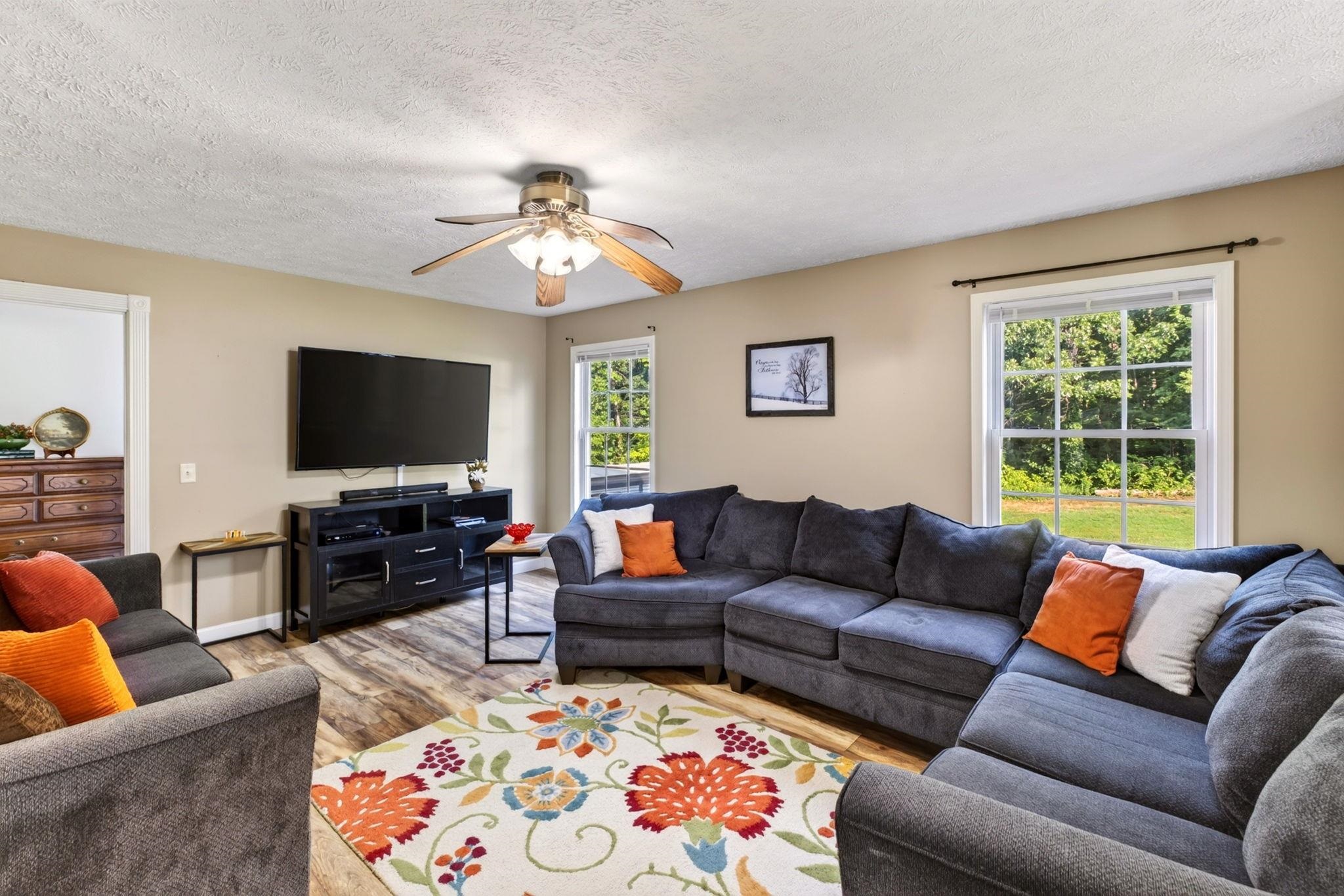 157 Back Rd, Shenandoah, VA 22849 — photo 4