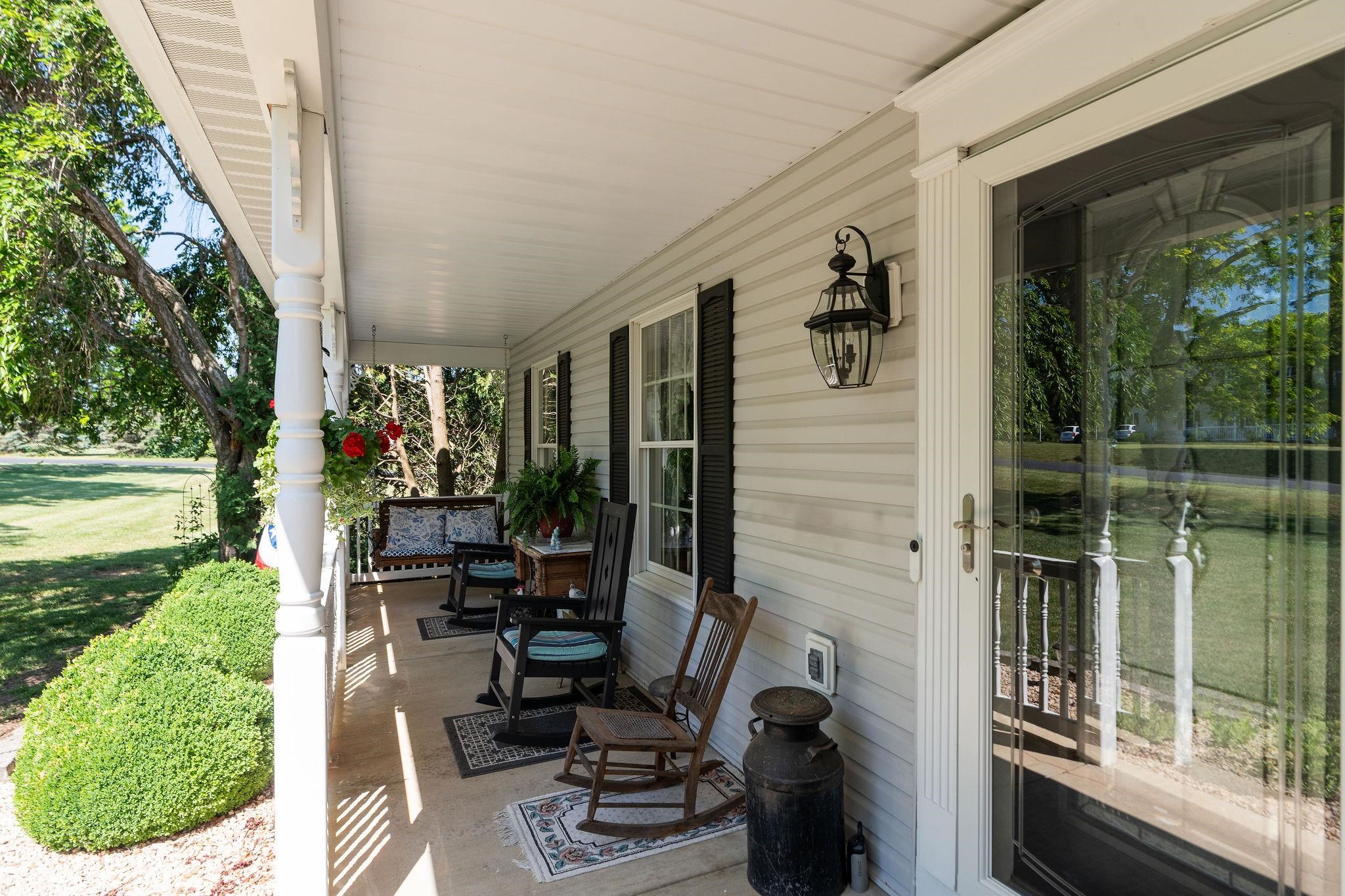 39 Cranberry Dr, Stuarts Draft, VA 24477 — photo 3