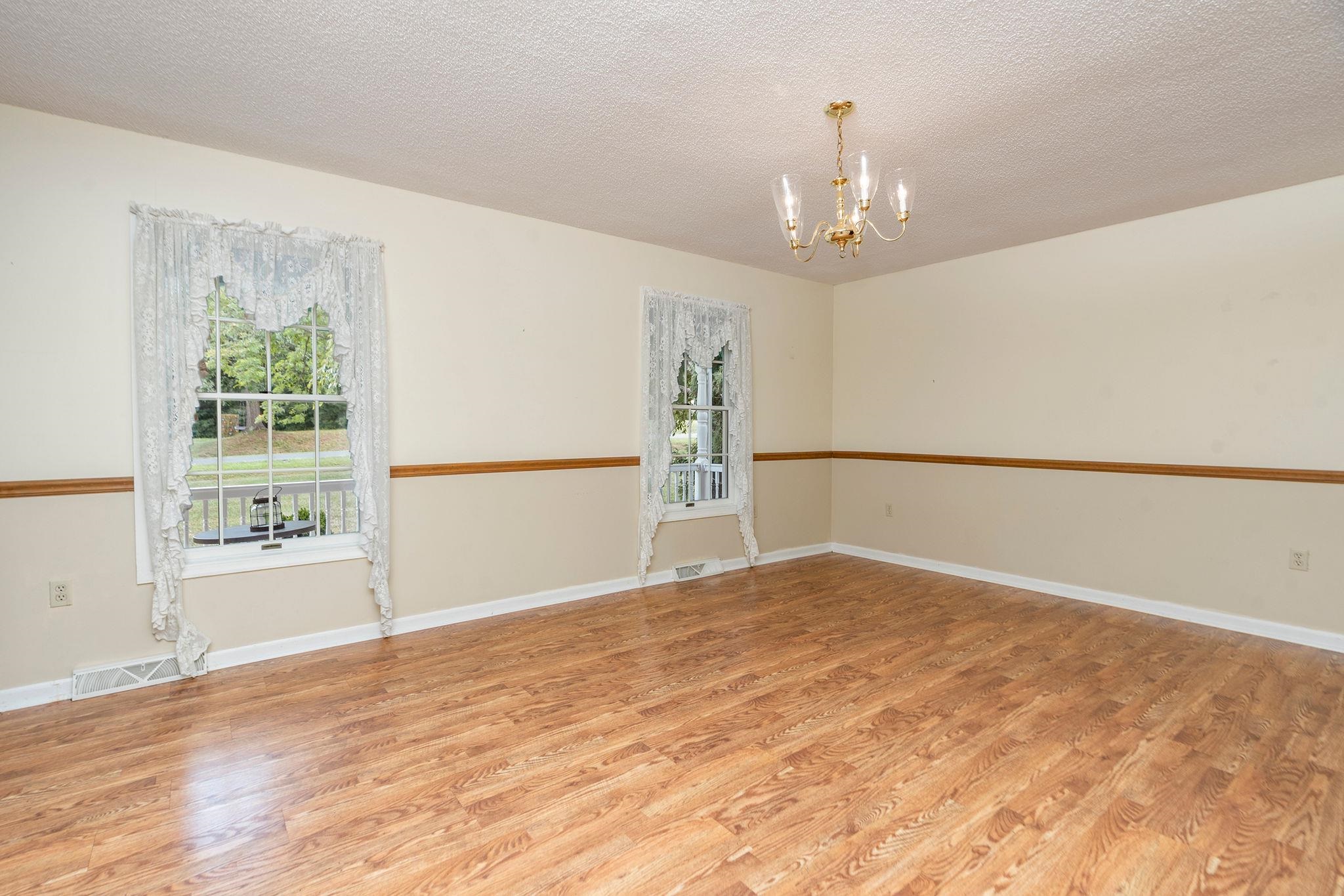 39 Cranberry Dr, Stuarts Draft, VA 24477 — photo 9