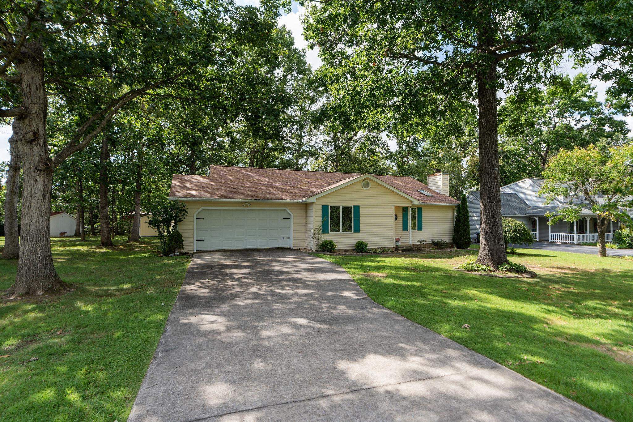 345 Cooper Dr, Stuarts Draft, VA 24477 — photo 2