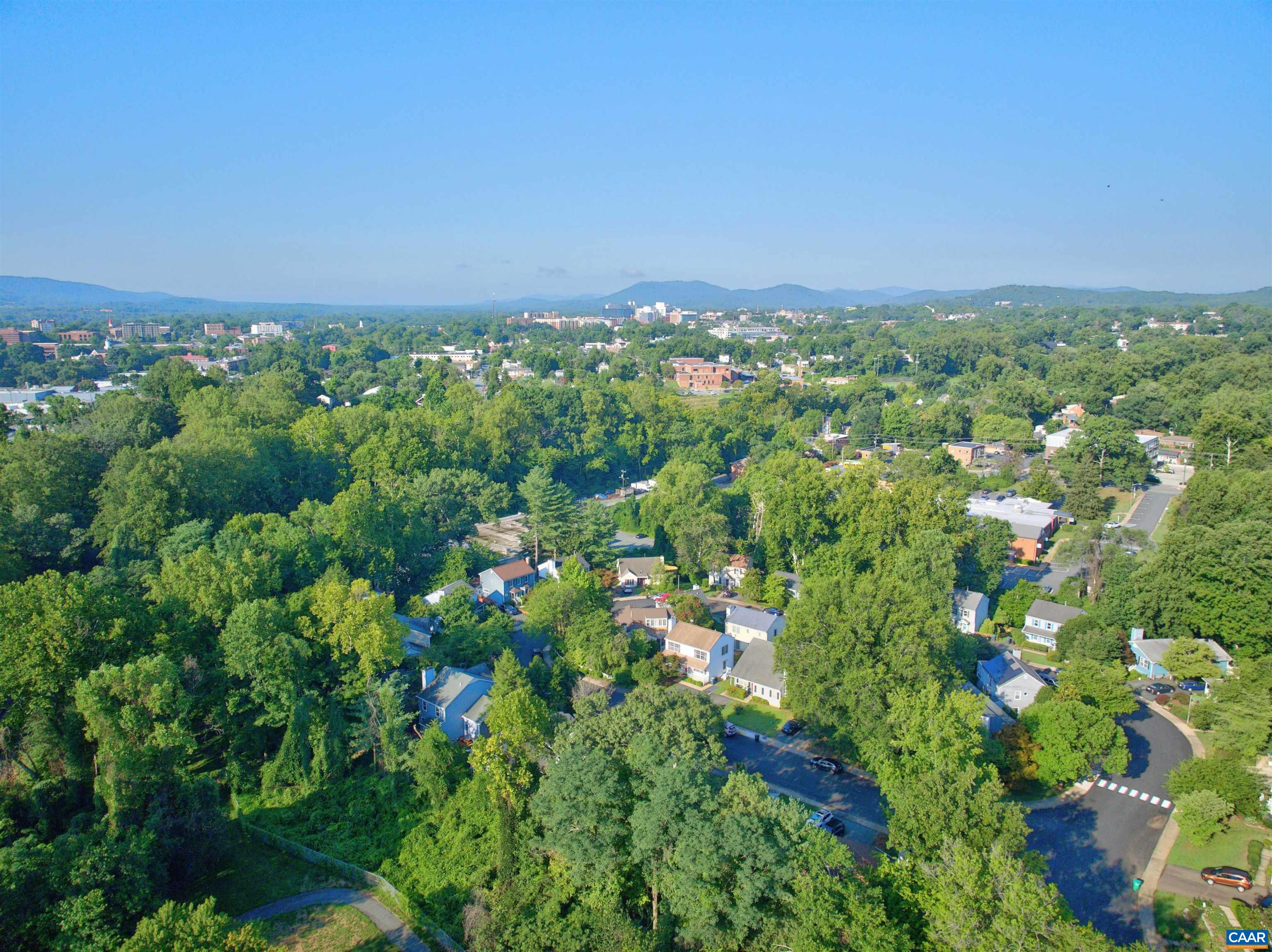 107 Westwood Cir, Charlottesville, VA 22903 — photo 3