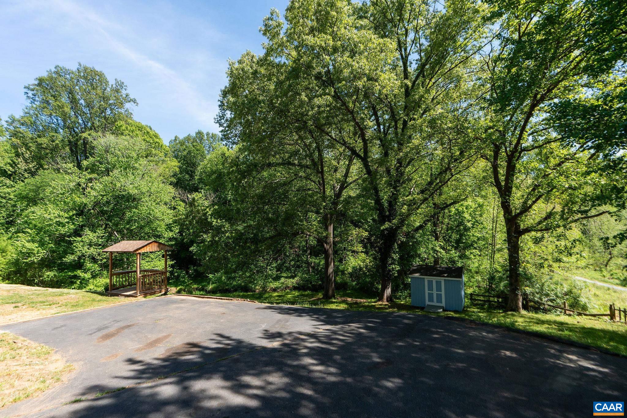 2208 Banbury St, Charlottesville, VA 22901 — photo 8