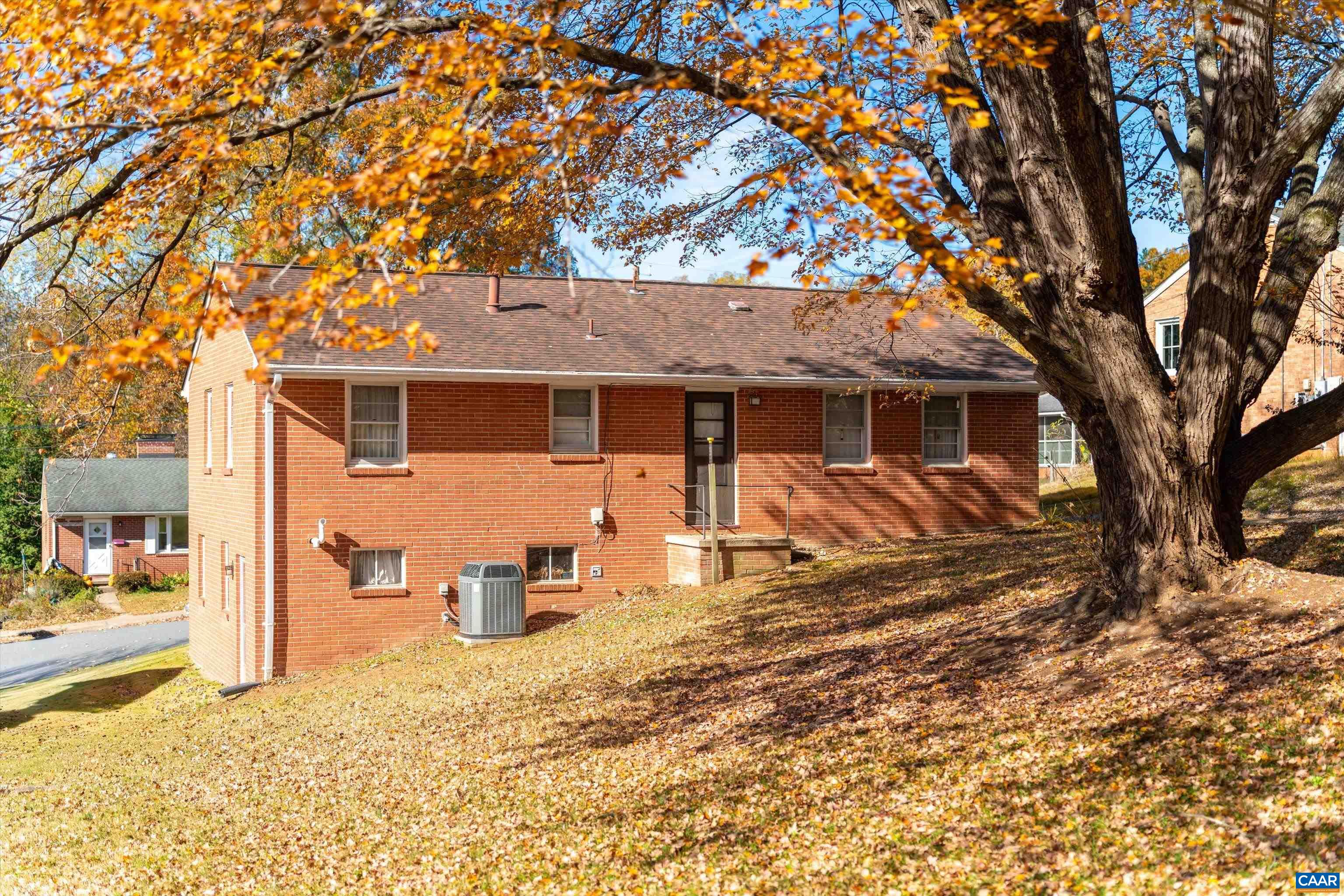 331 Camellia Dr, Charlottesville, VA 22903 — photo 3