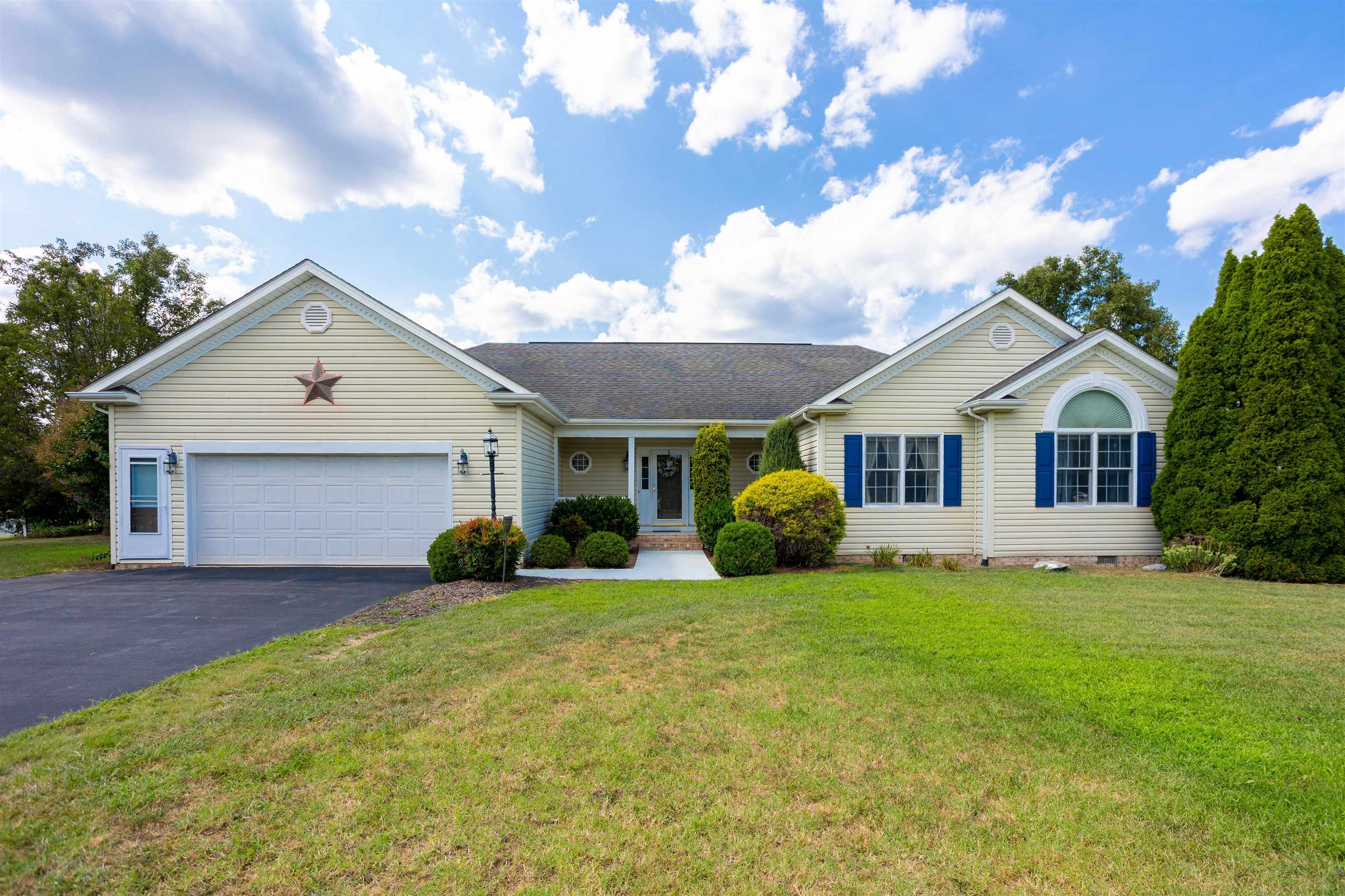 10 Molly Ct, Fishersville, VA 22939
