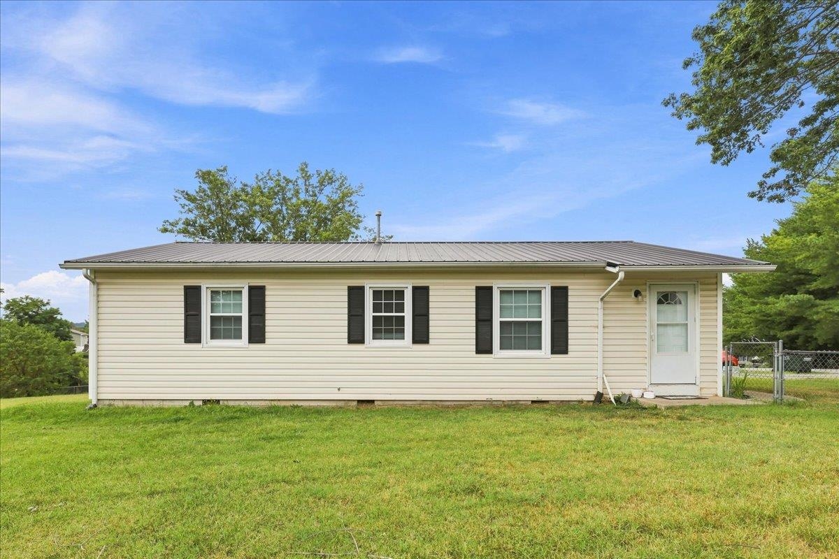8 Westgate Rd, Verona, VA 24482 — photo 3