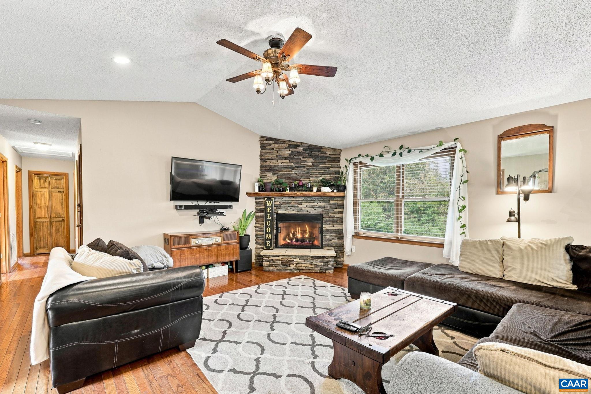 29 Rockfish Ln, Faber, VA 22938 — photo 4