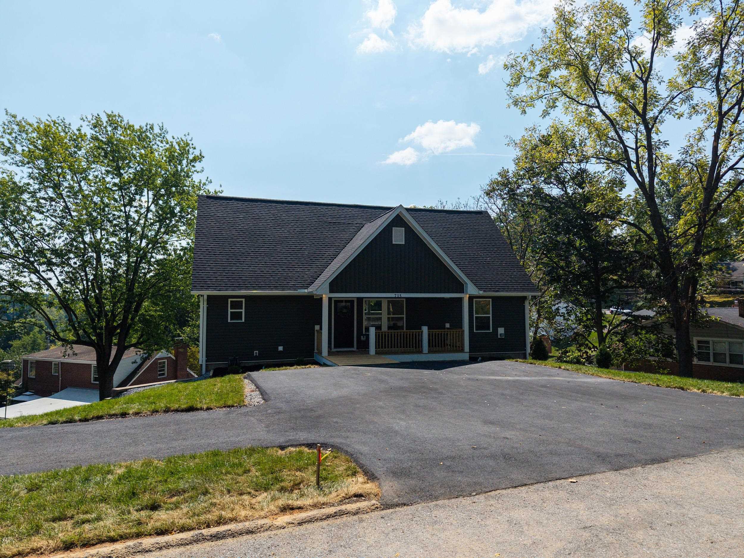 715 Hillcrest Dr, Staunton, VA 24401 — photo 3