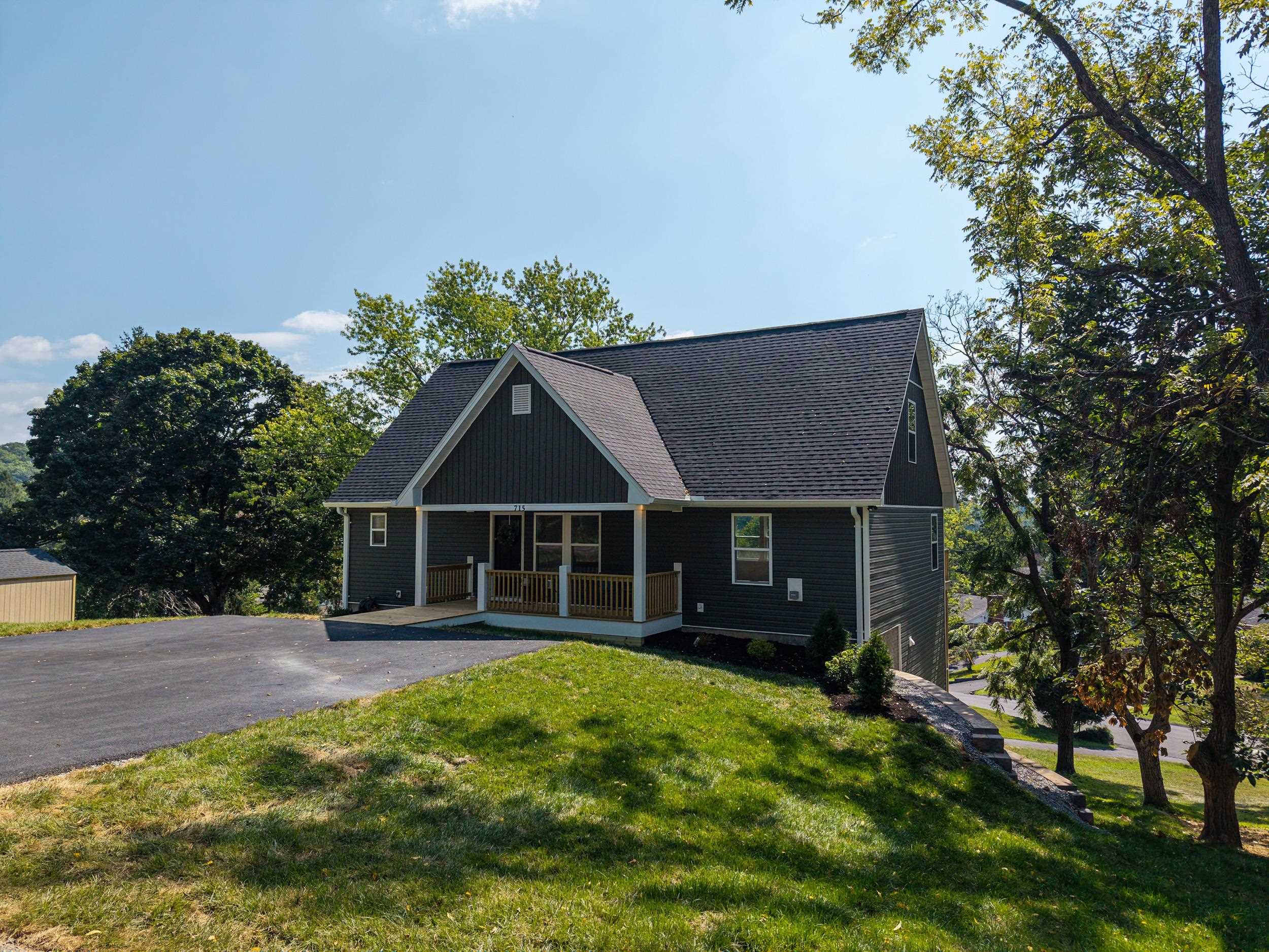 715 Hillcrest Dr, Staunton, VA 24401 — photo 5